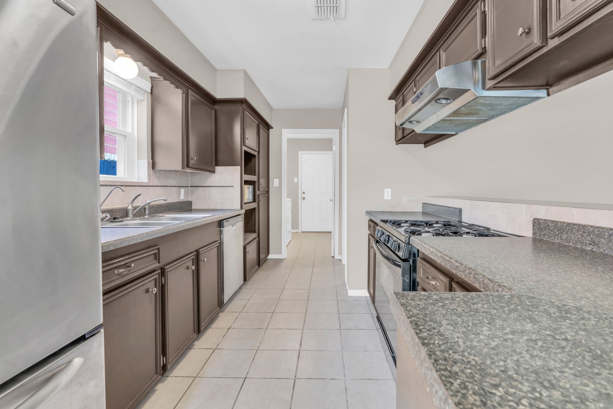 22315 Walnut Valley Drive Property Photo 11