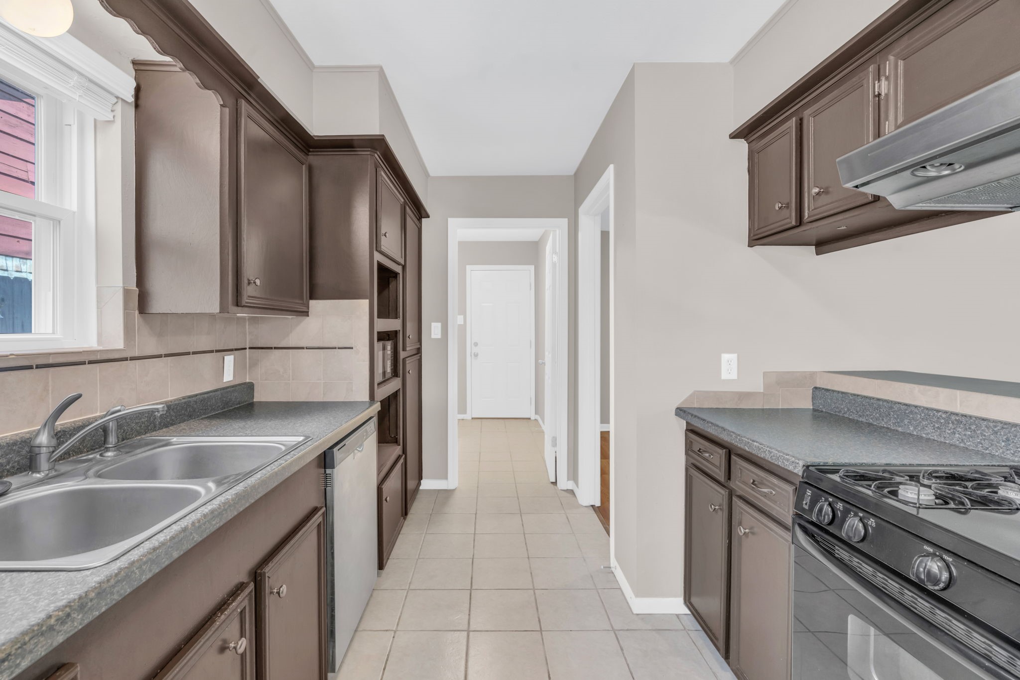 22315 Walnut Valley Drive Property Photo 13