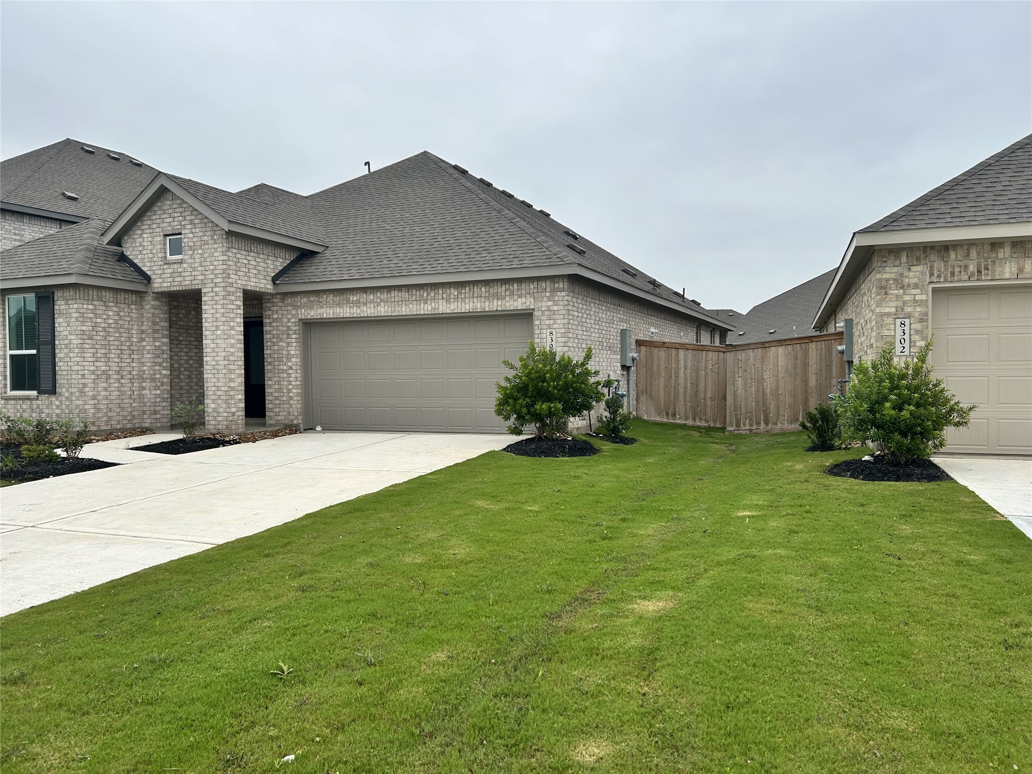 8306 Amber Summit Lane Property Photo 2