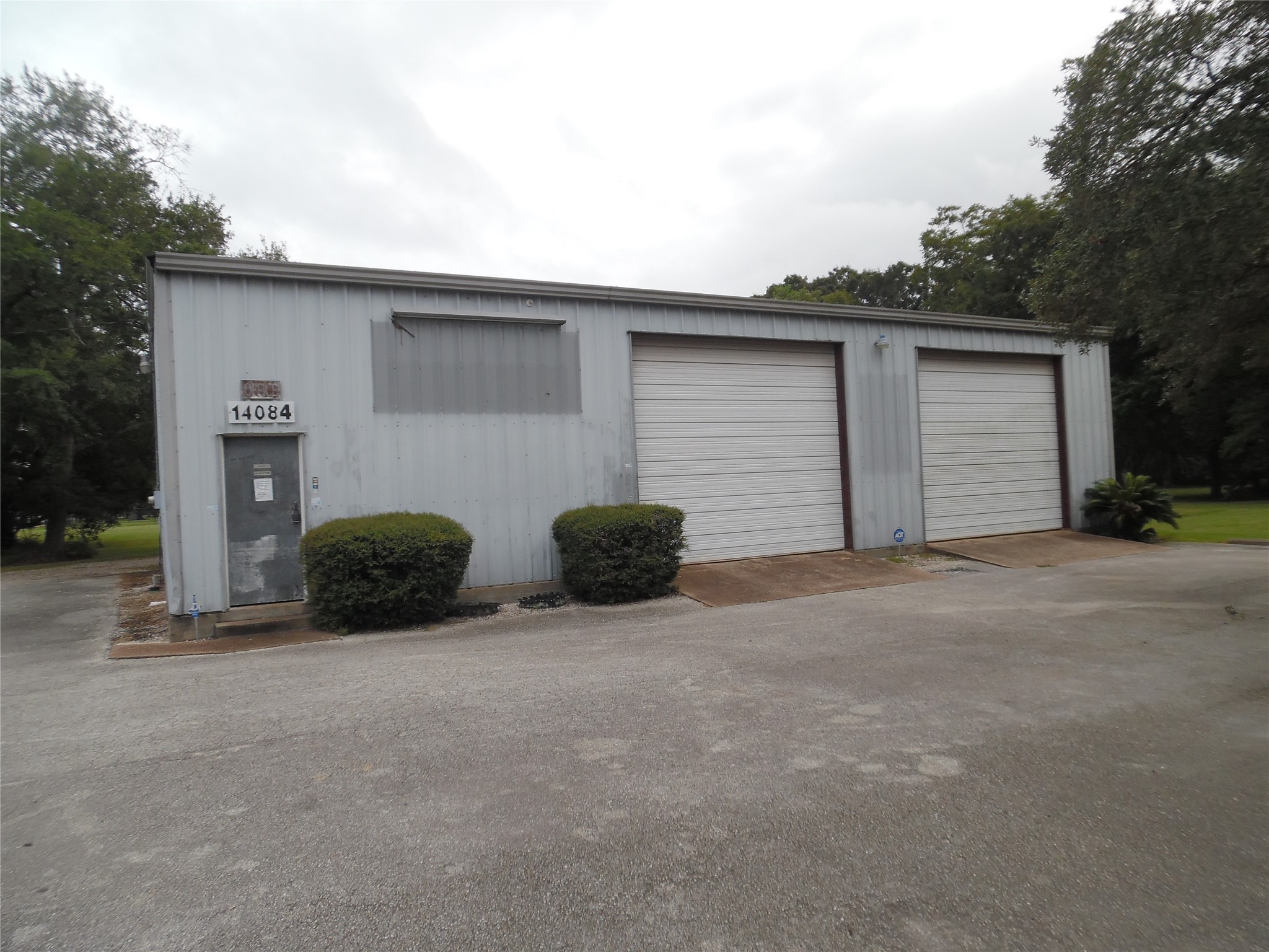 14084 Highway 6 Property Photo 1