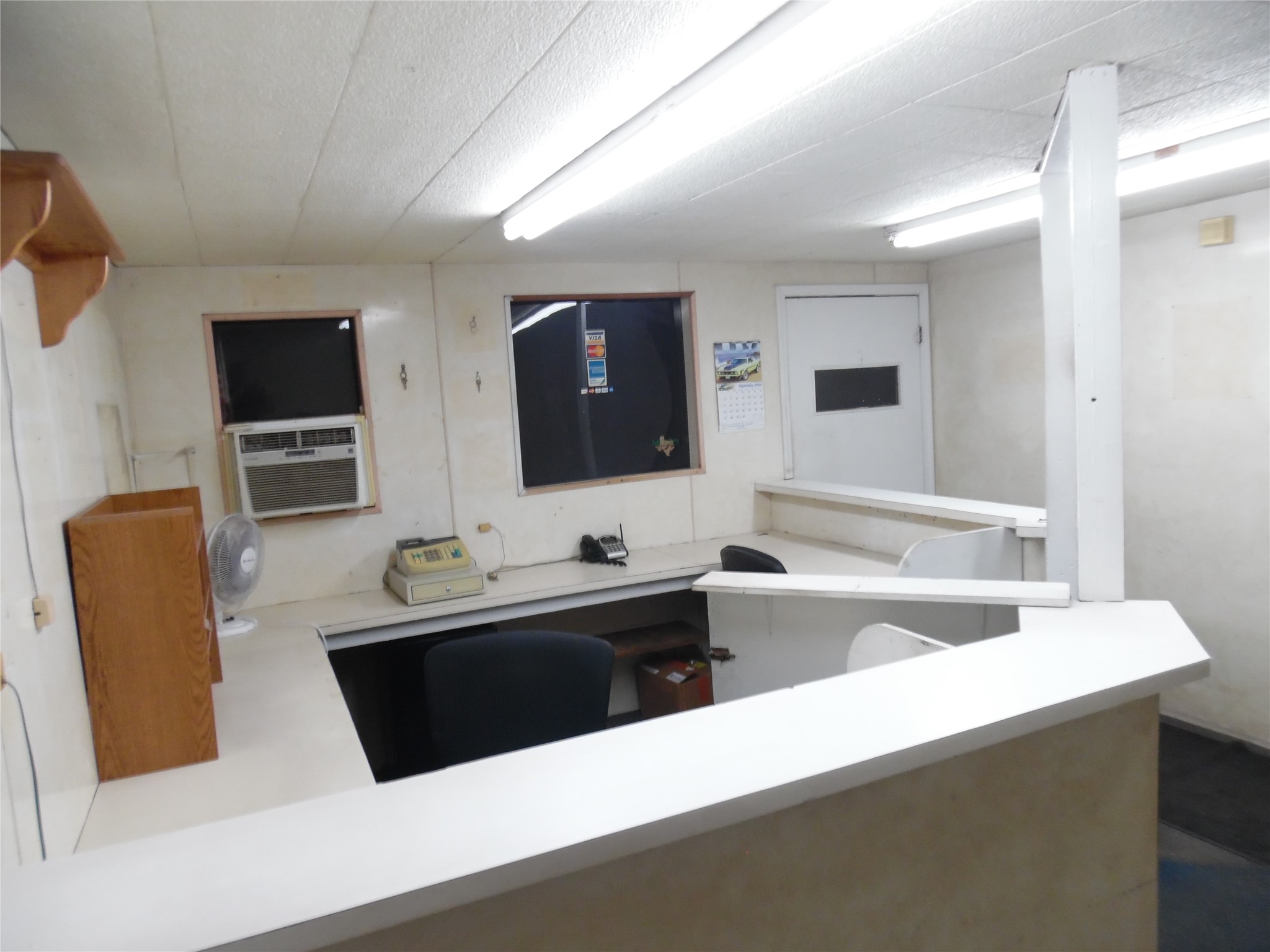 14084 Highway 6 Property Photo 4