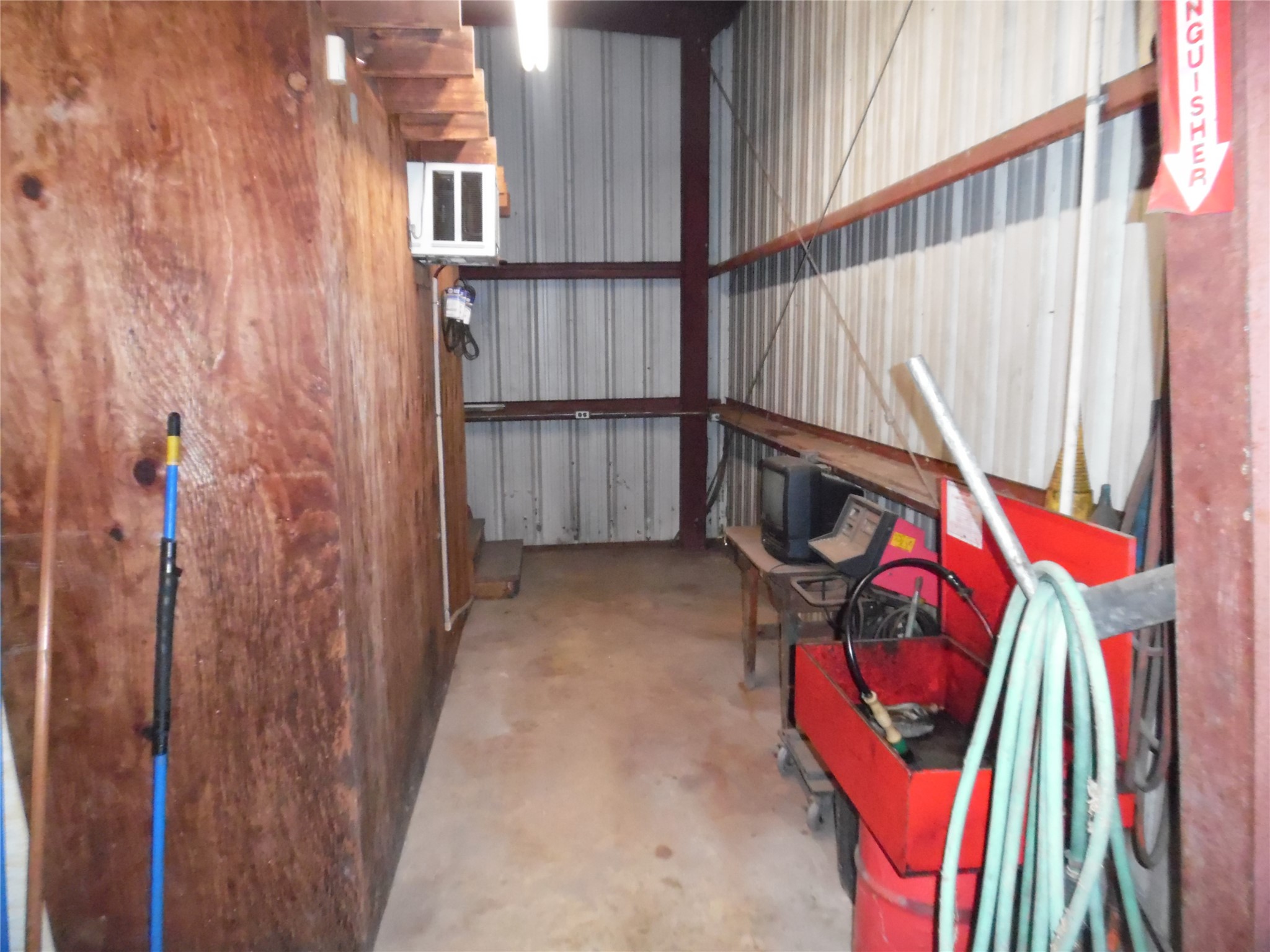 14084 Highway 6 Property Photo 9