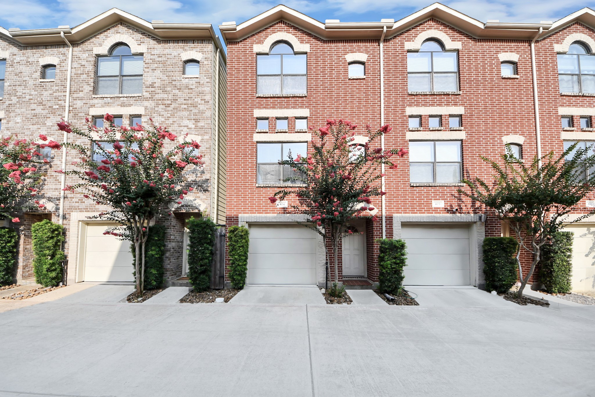 8715 Meadowcroft Drive 404 Property Photo 1