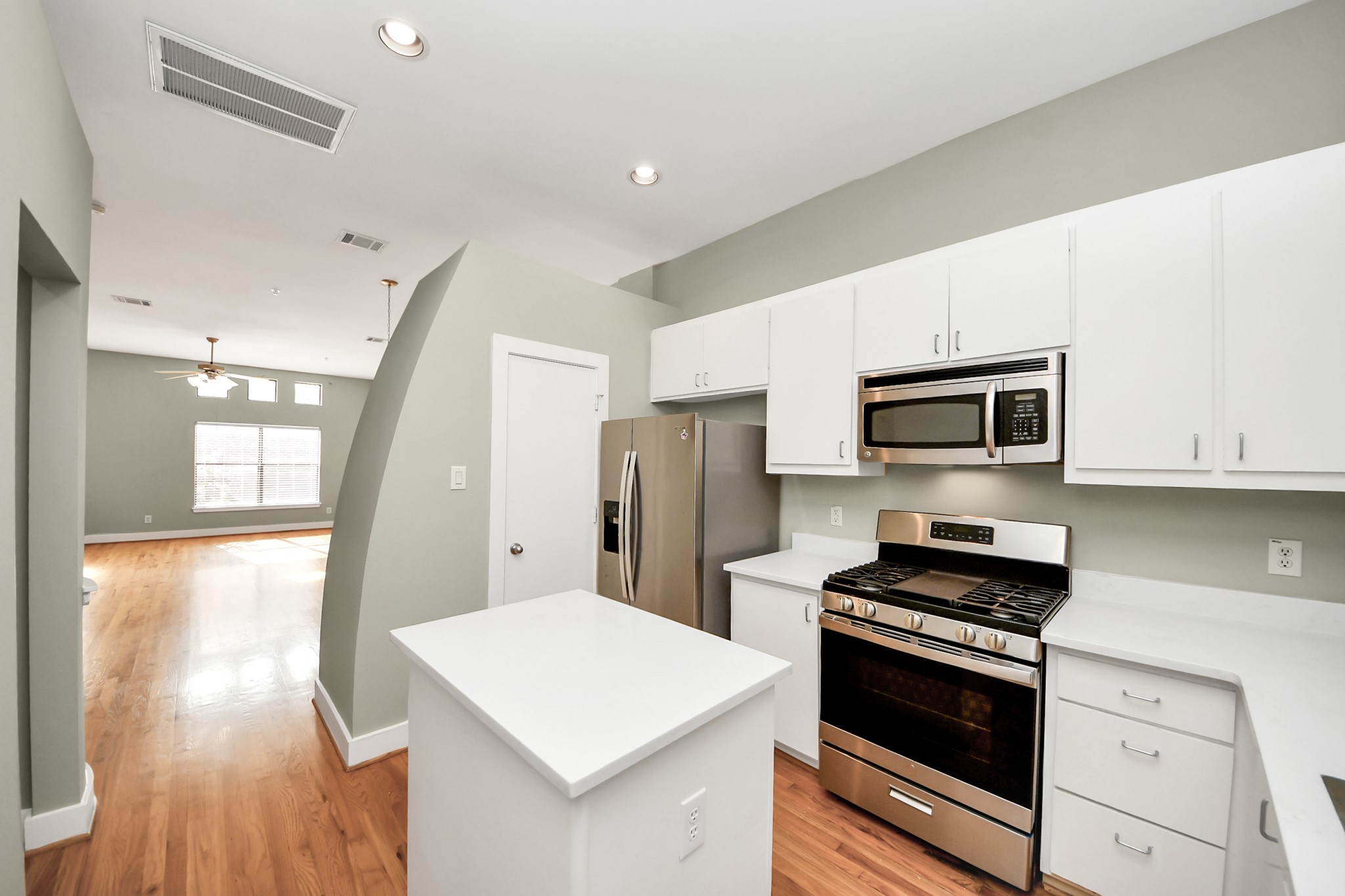 8715 Meadowcroft Drive 404 Property Photo 12