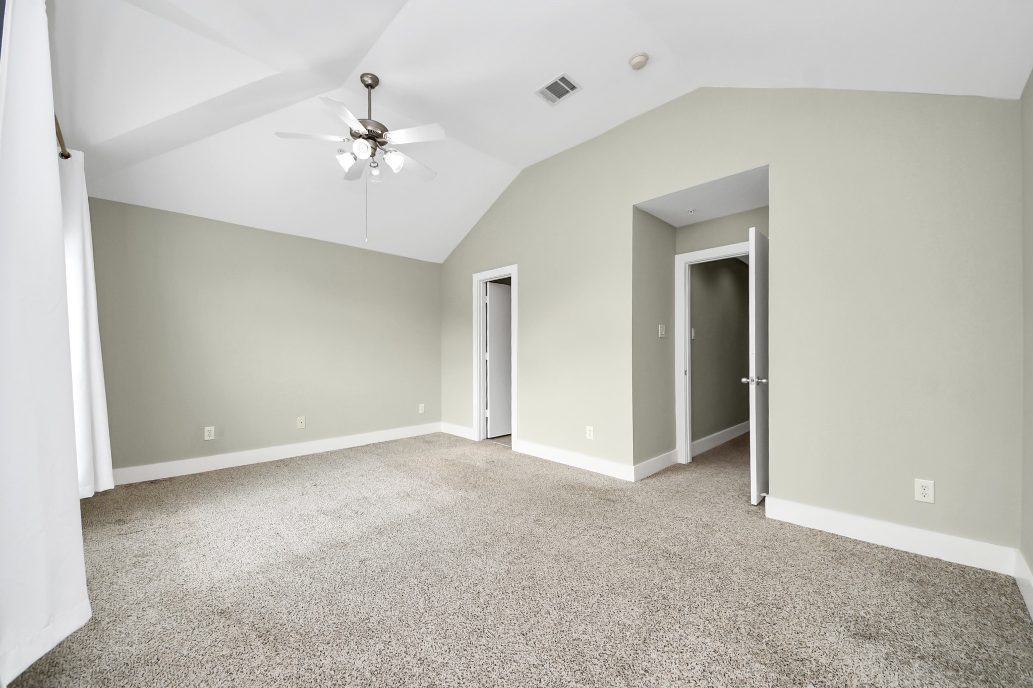 8715 Meadowcroft Drive 404 Property Photo 17