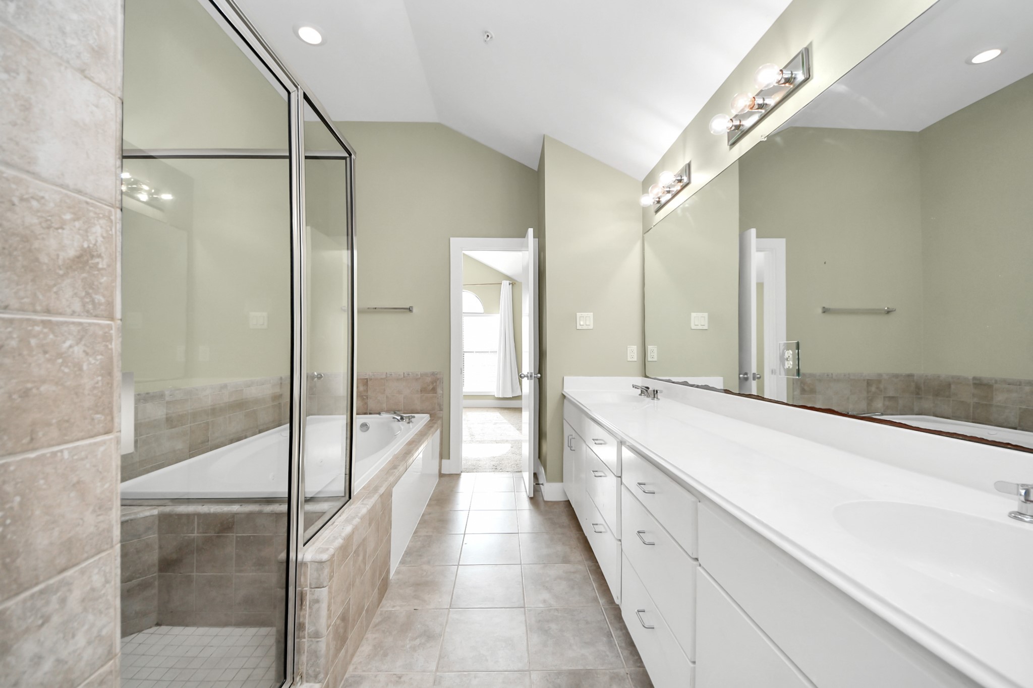8715 Meadowcroft Drive 404 Property Photo 24