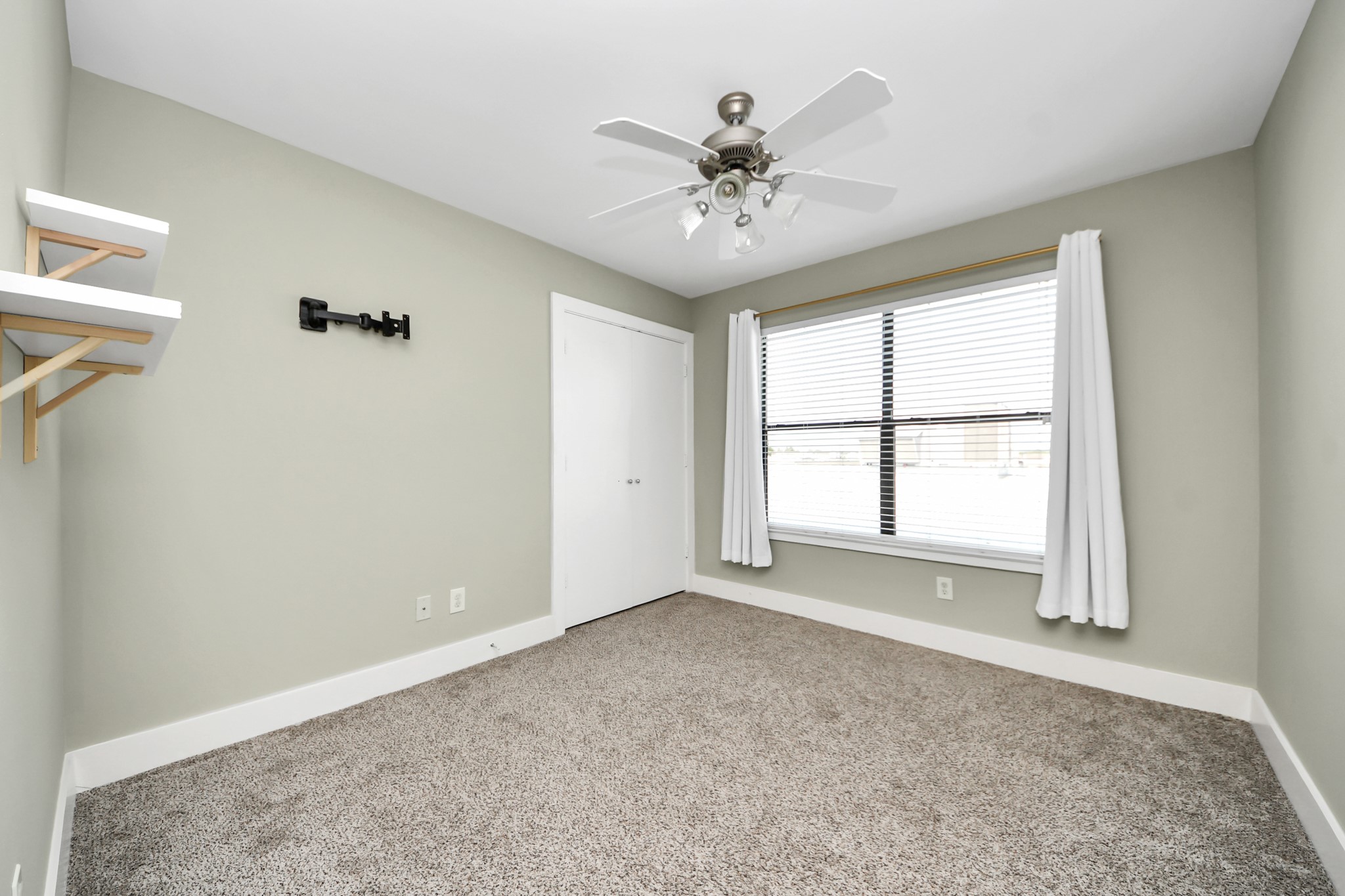 8715 Meadowcroft Drive 404 Property Photo 25