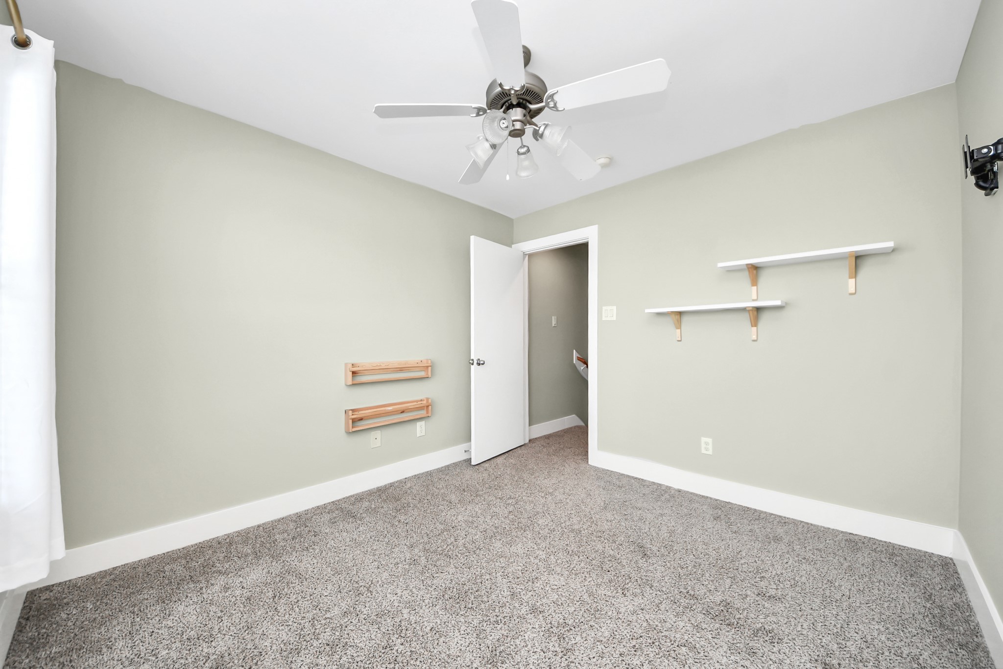 8715 Meadowcroft Drive 404 Property Photo 27