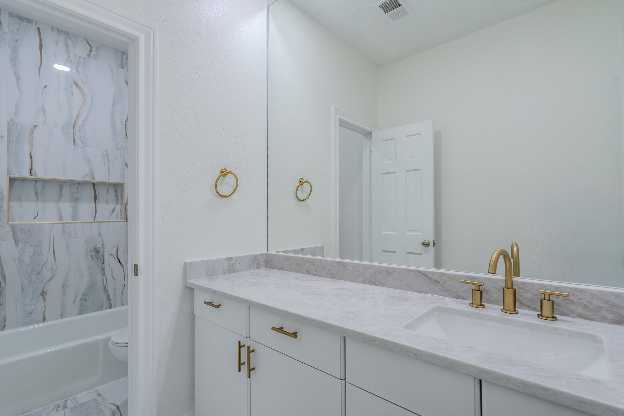 5927 Sugar Hill Drive Property Photo 20