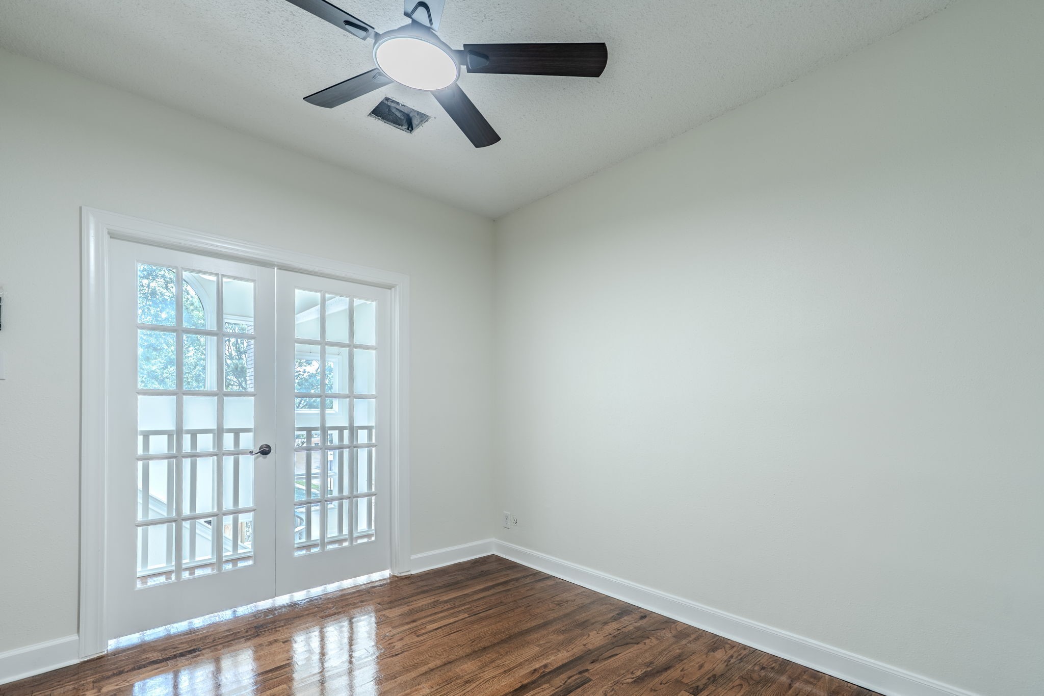 5927 Sugar Hill Drive Property Photo 36