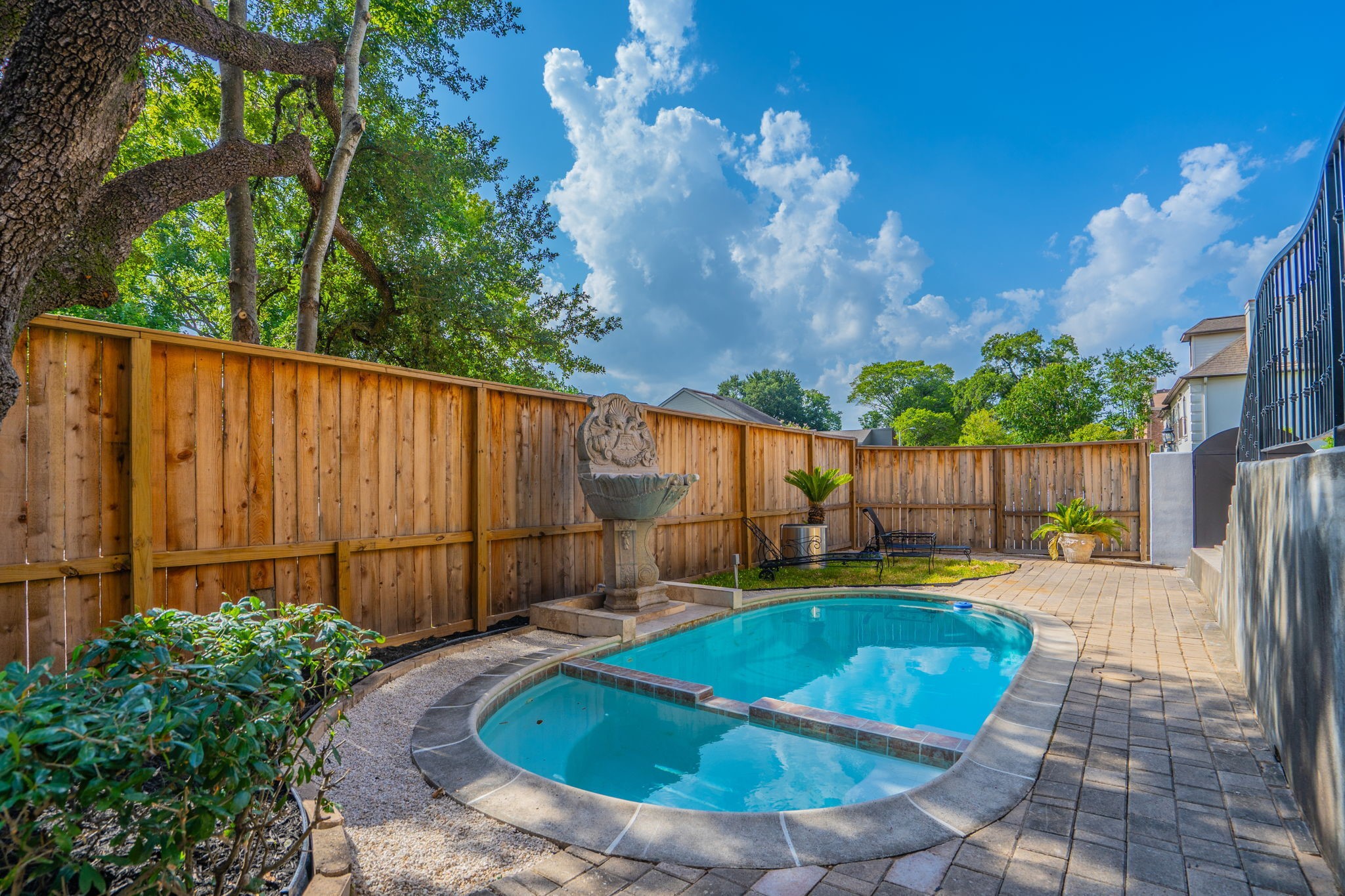5927 Sugar Hill Drive Property Photo 37