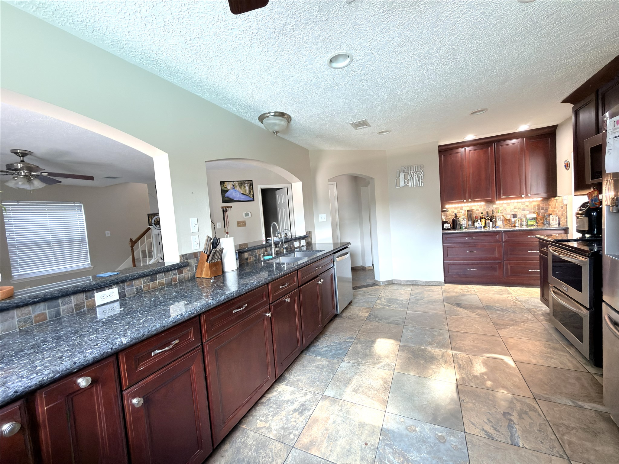 3504 Whitestone Drive Property Photo 6