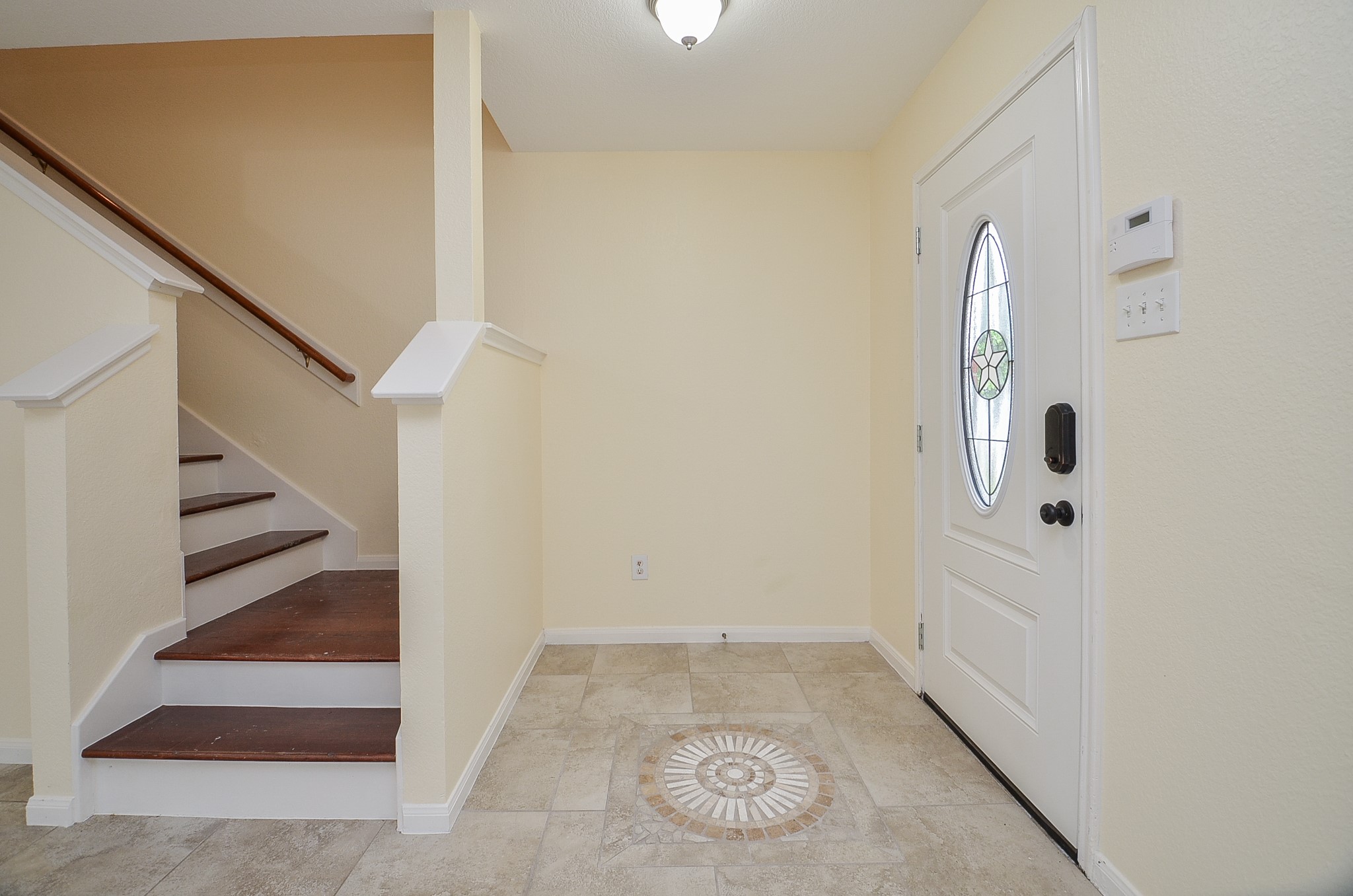 3907 Pebble Garden Lane Property Photo 2