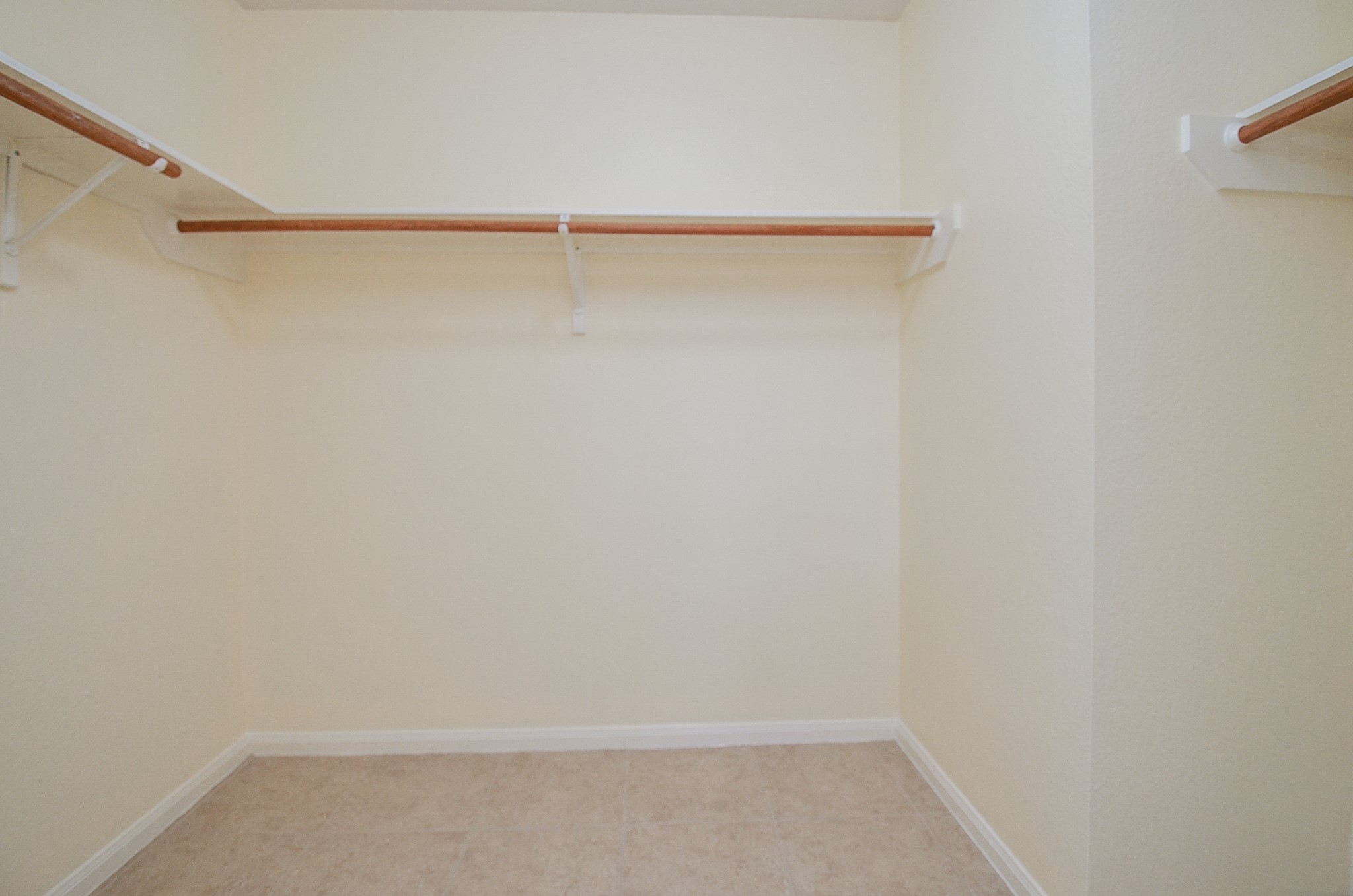 3907 Pebble Garden Lane Property Photo 12