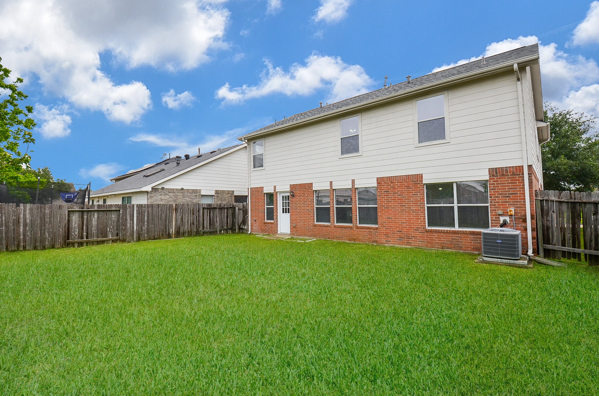 3907 Pebble Garden Lane Property Photo 18