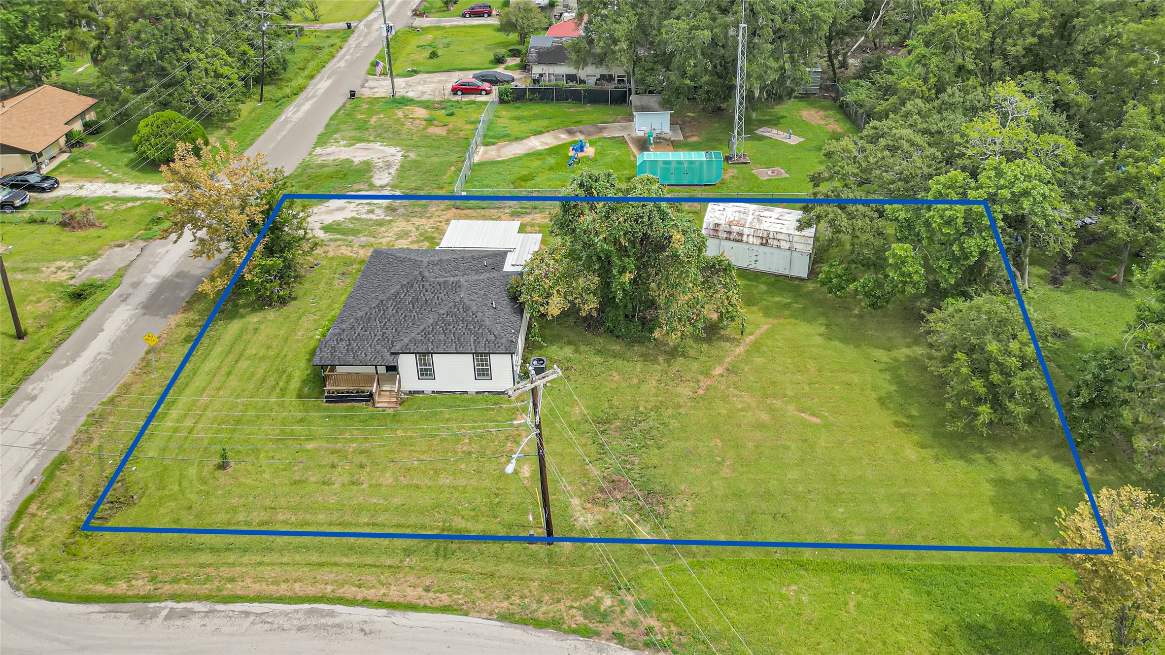 839 Yaupon Street Property Photo 1