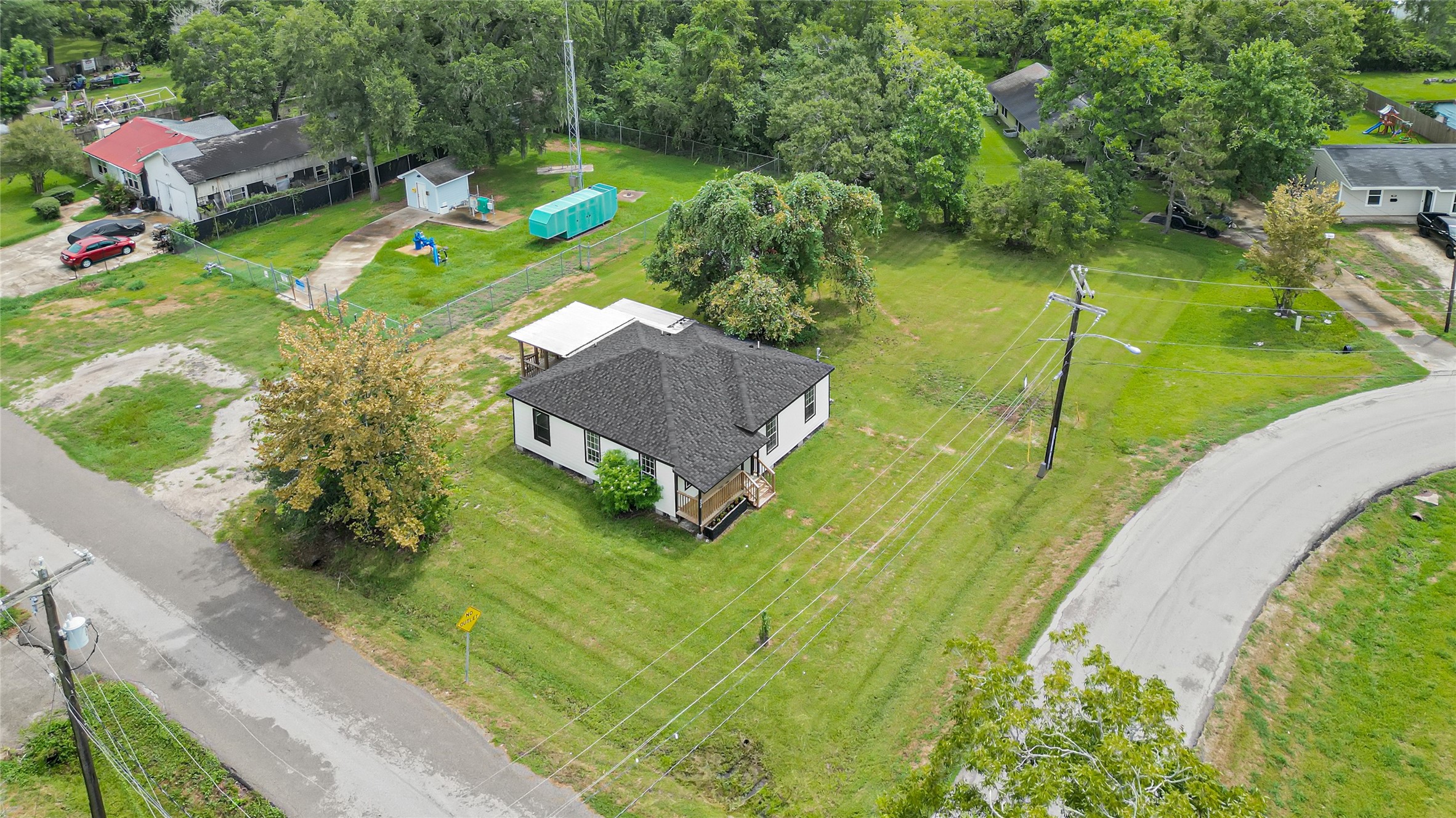 839 Yaupon Street Property Photo 2