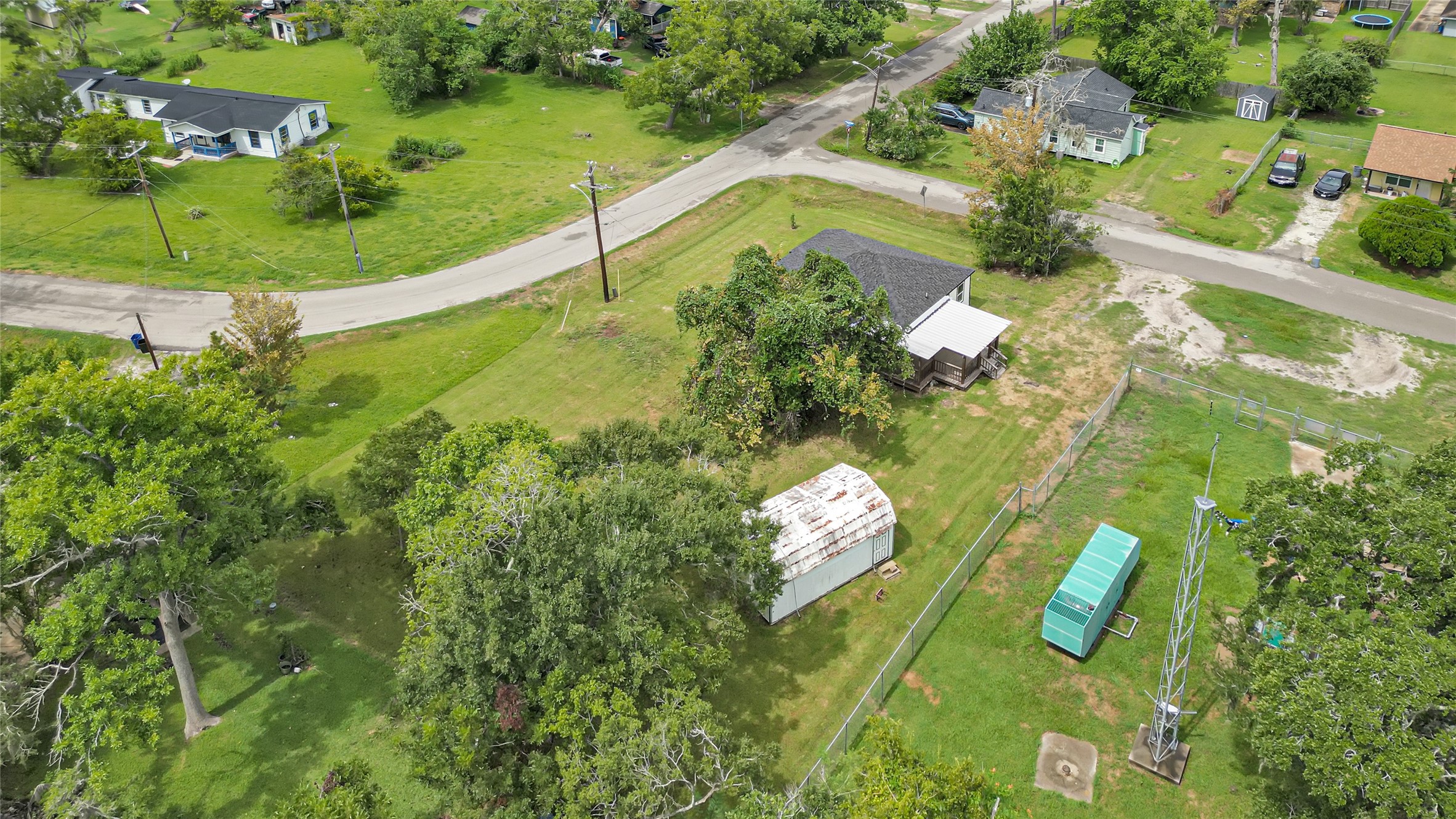 839 Yaupon Street Property Photo 4
