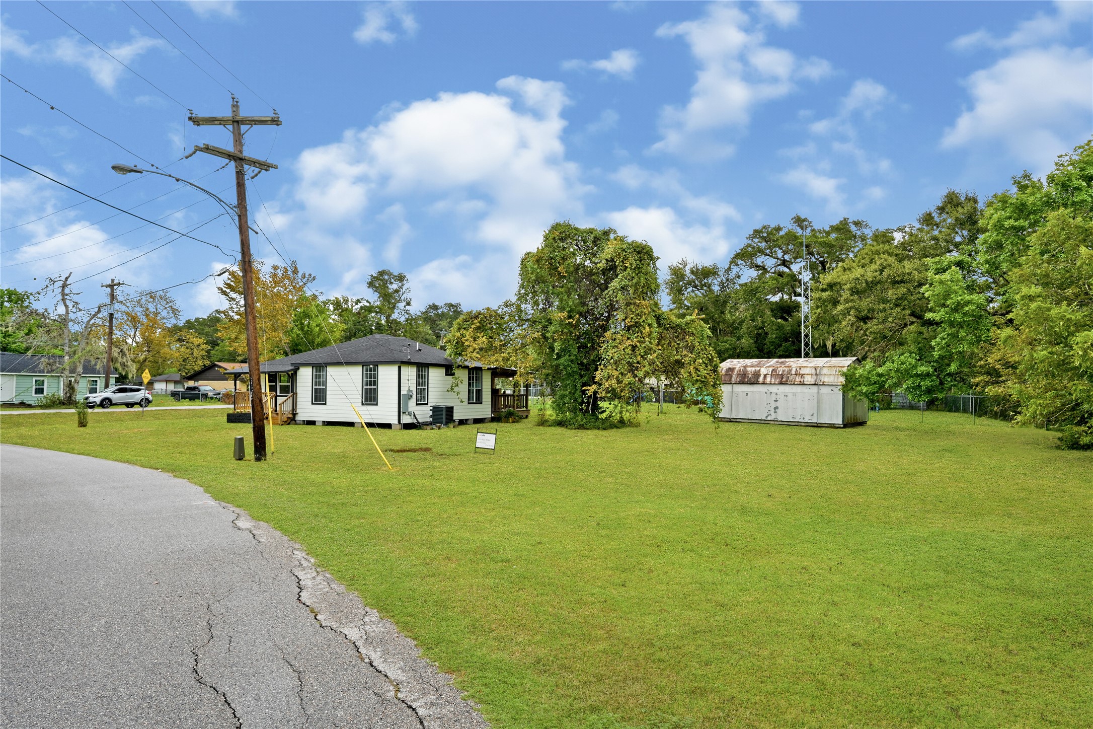 839 Yaupon Street Property Photo 7