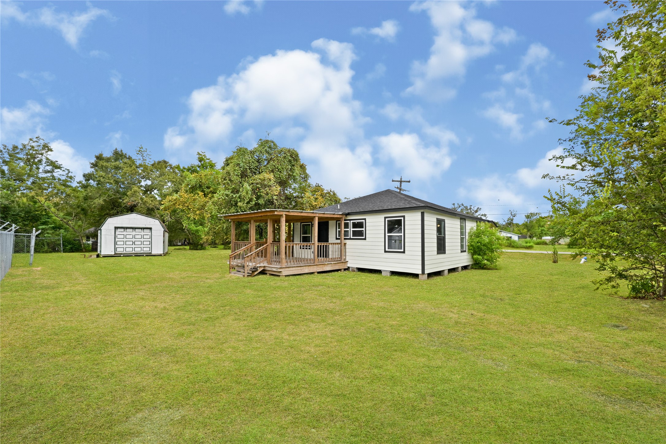 839 Yaupon Street Property Photo 10