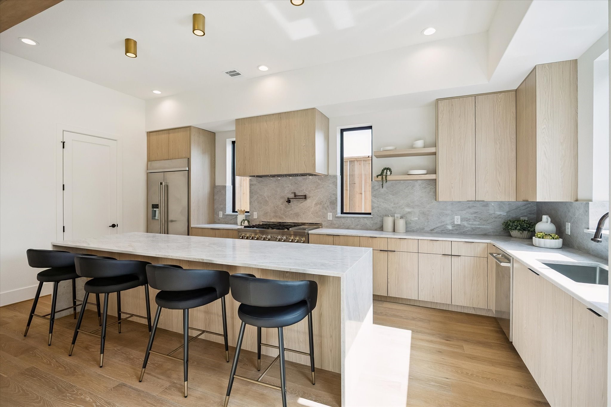 335 Harvard Street Property Photo 4