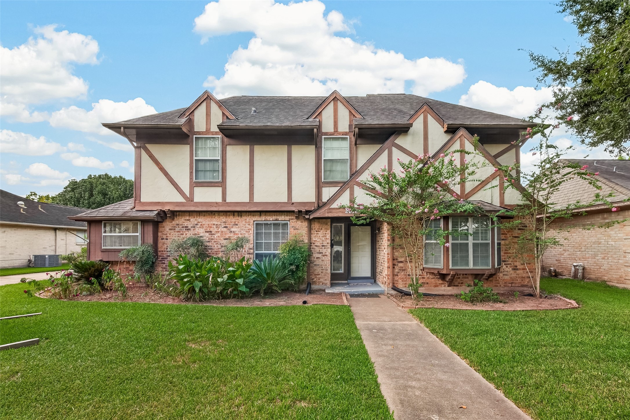 2016 Meadow Lane Property Photo 1
