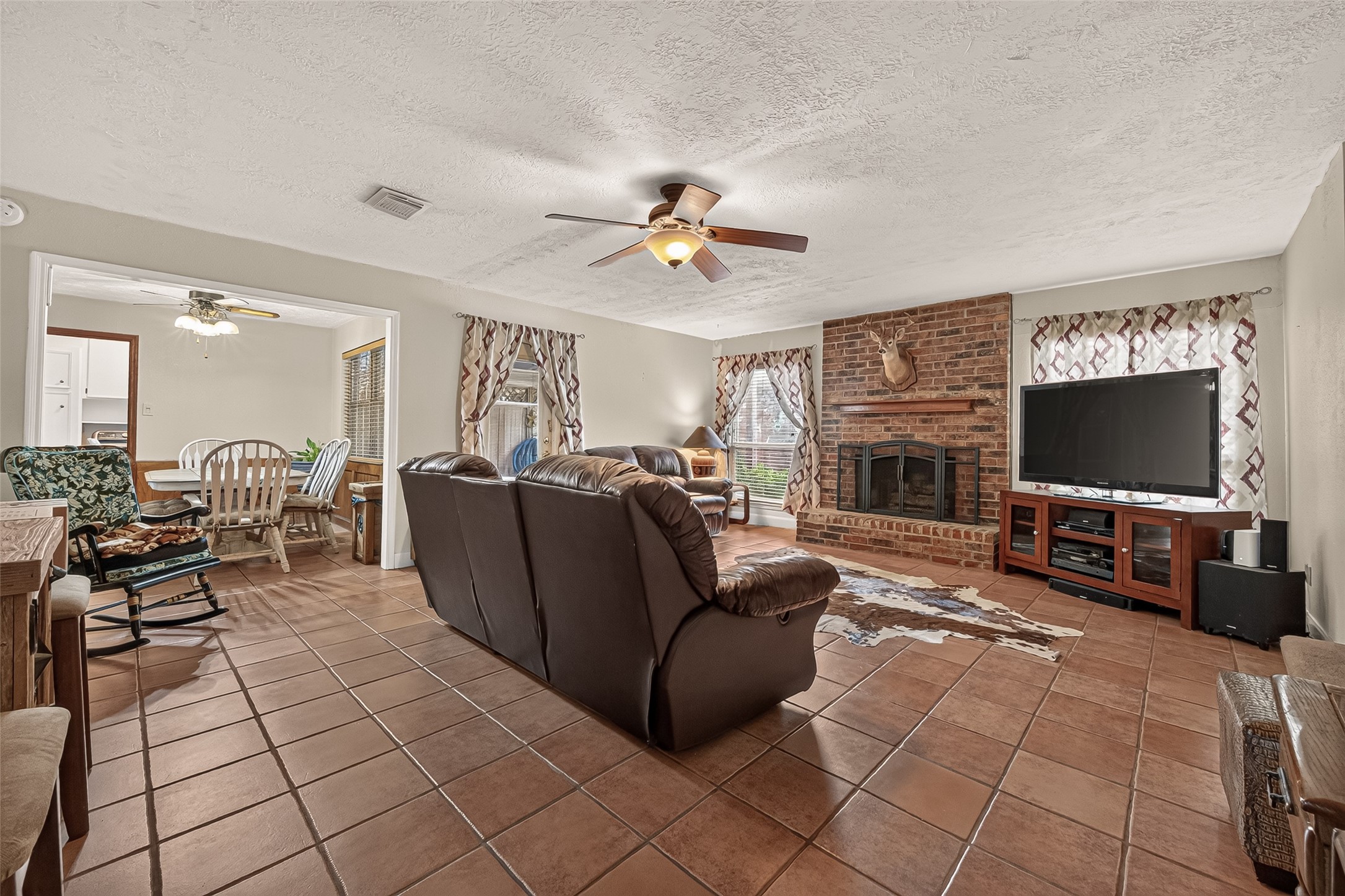 2016 Meadow Lane Property Photo 3