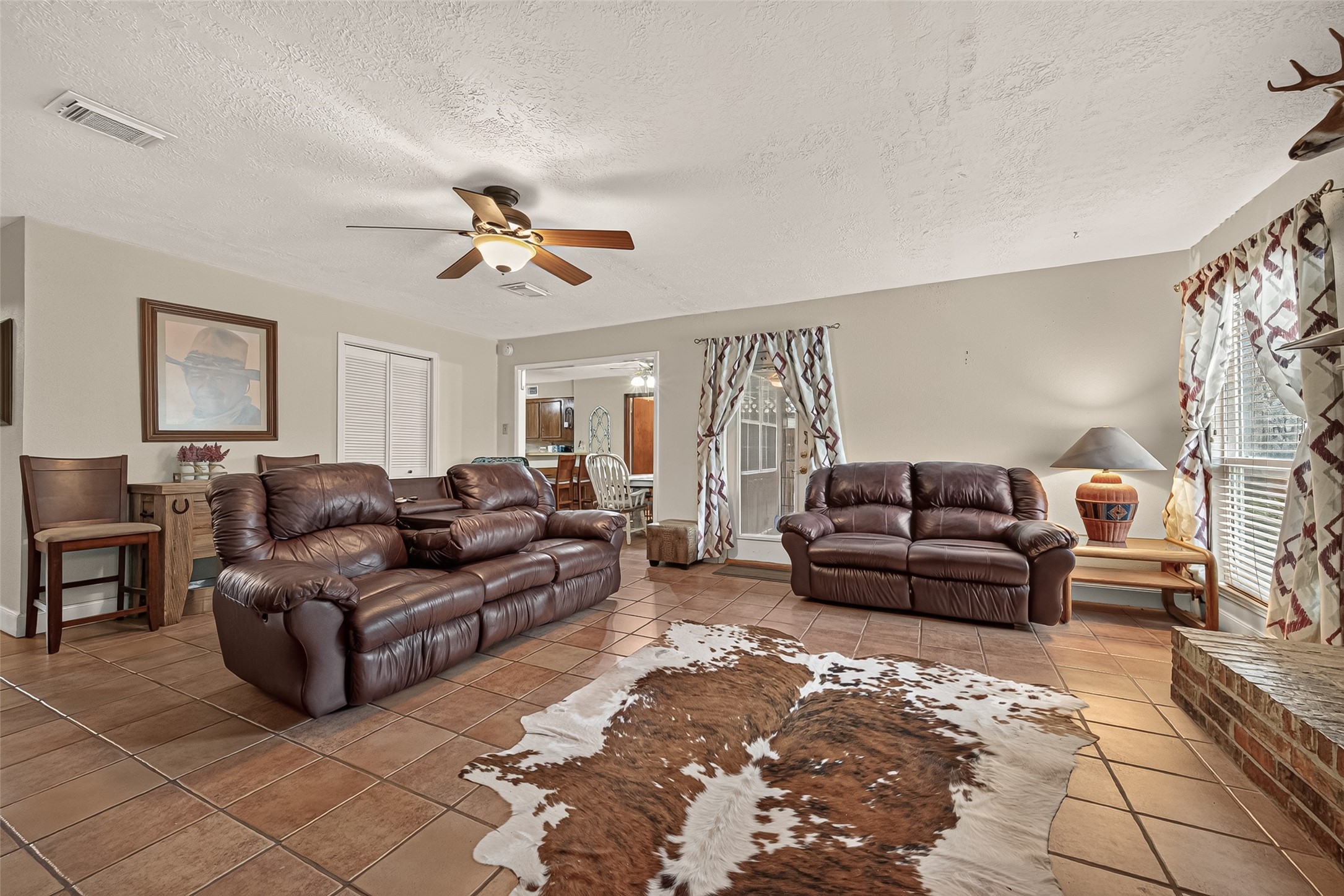 2016 Meadow Lane Property Photo 5