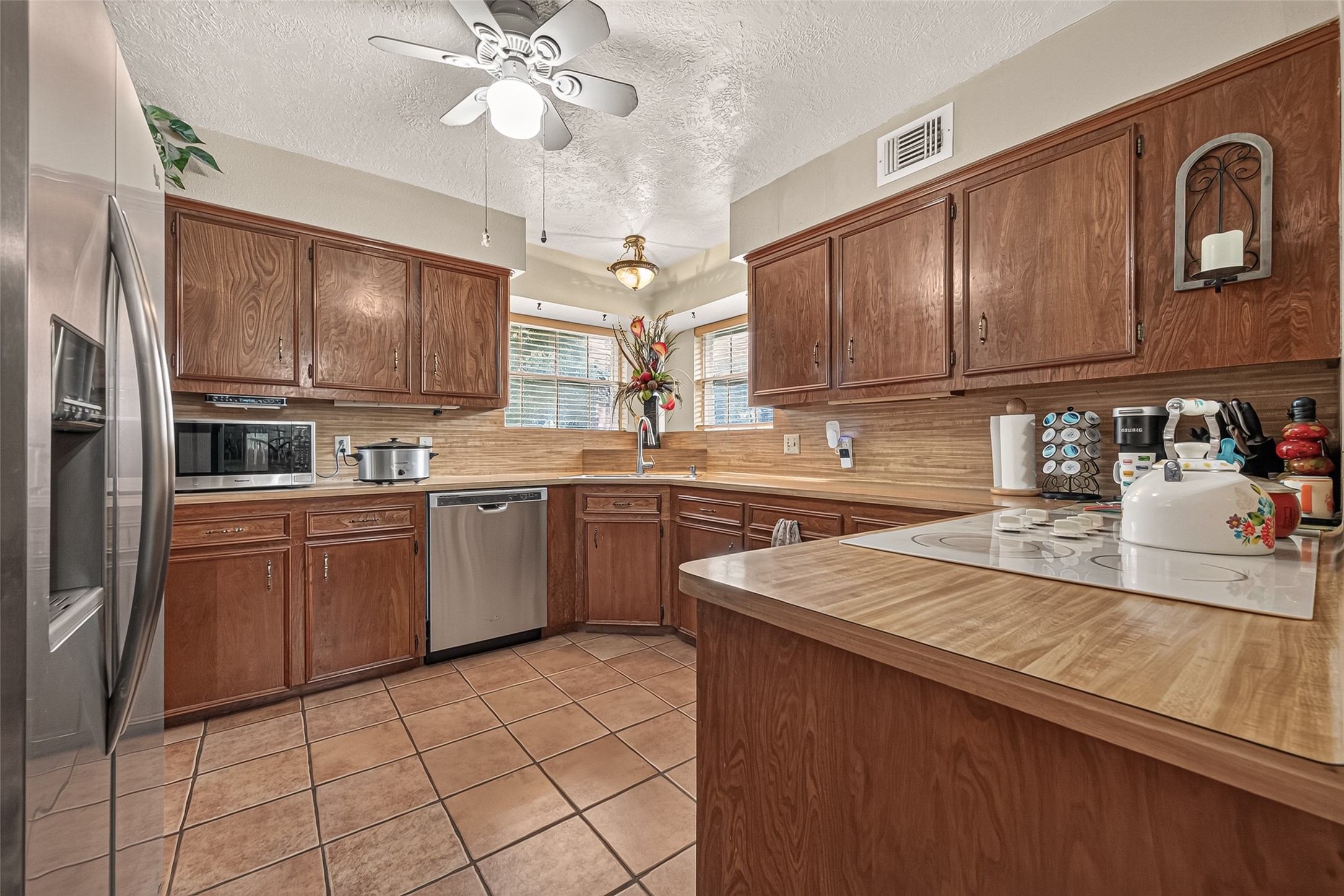 2016 Meadow Lane Property Photo 9