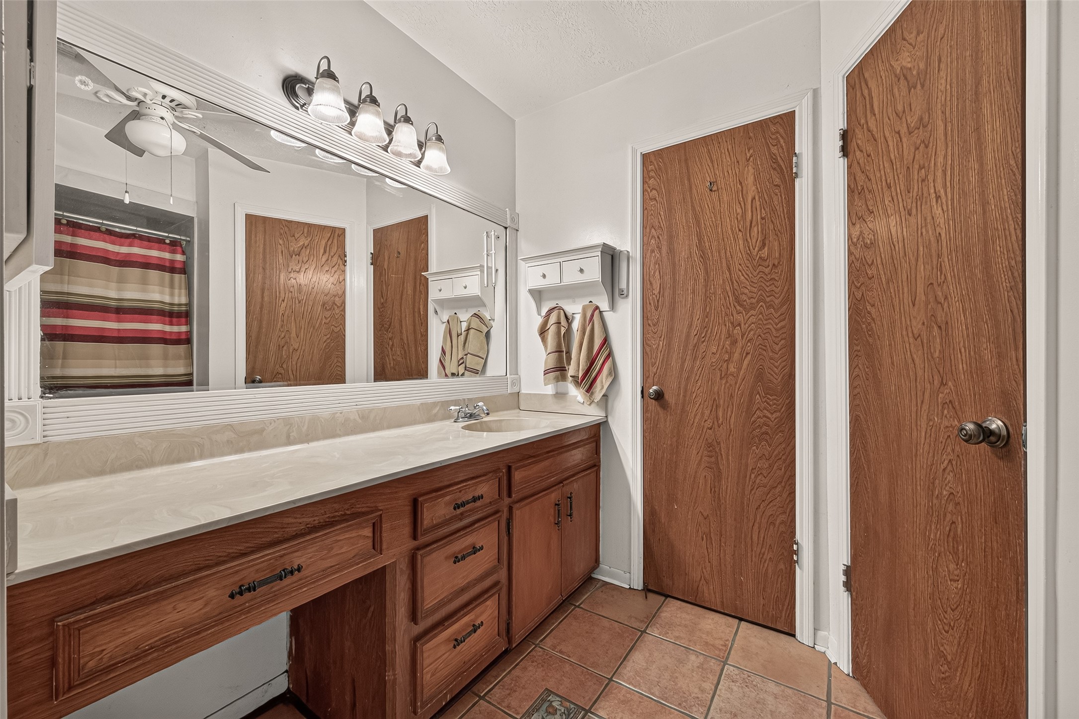 2016 Meadow Lane Property Photo 16