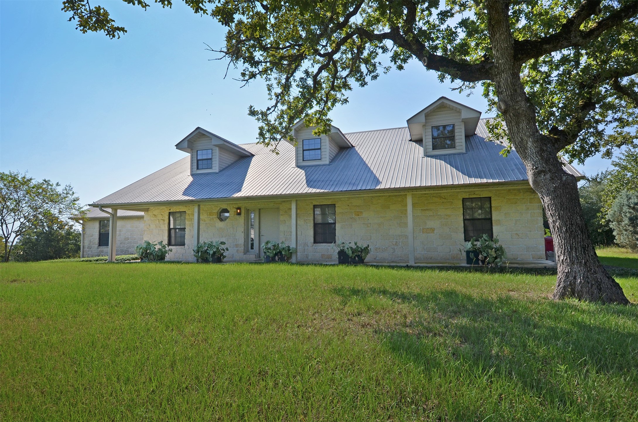 1880 Schoenberg Road Property Photo 2