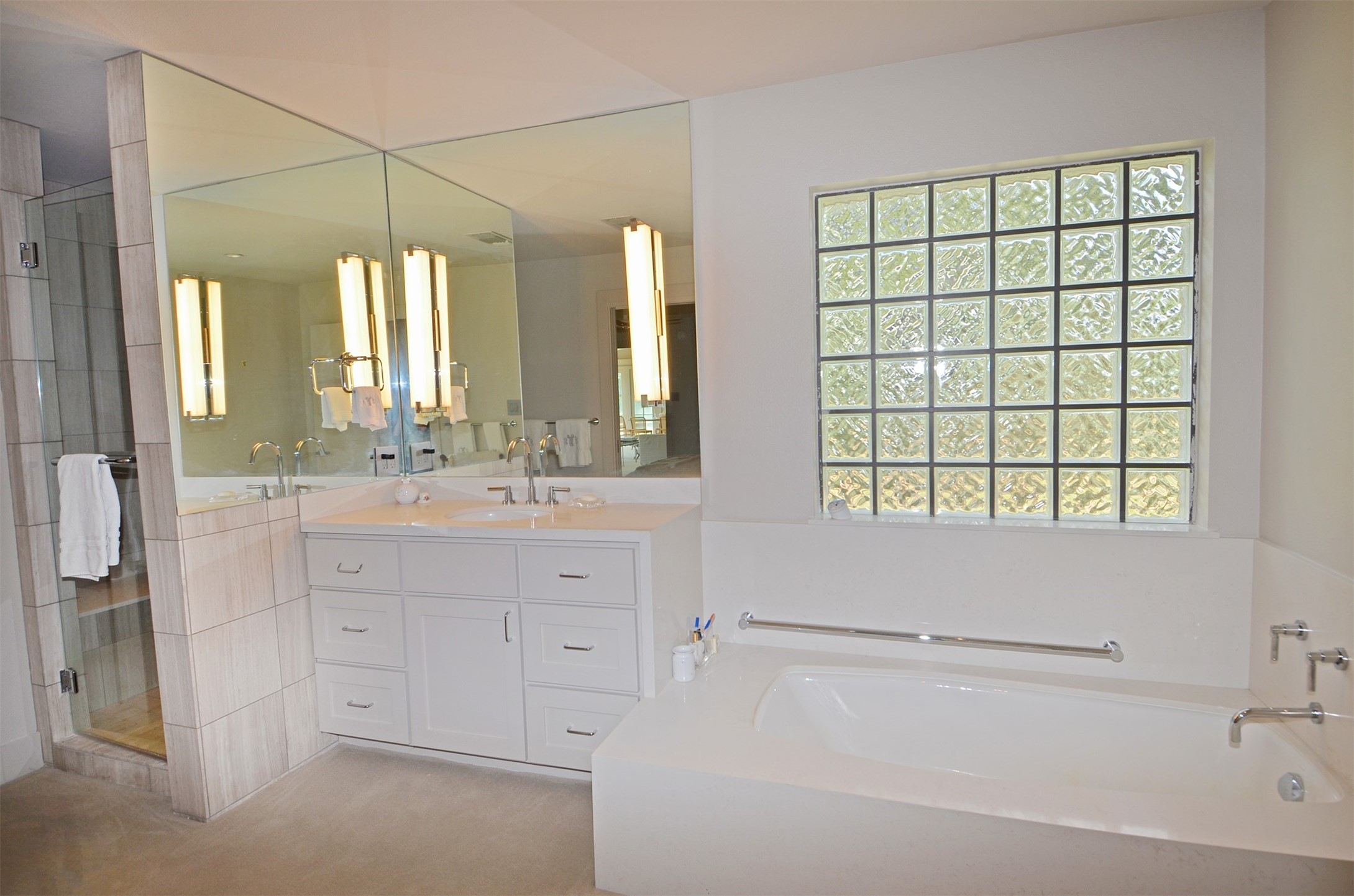 1880 Schoenberg Road Property Photo 17
