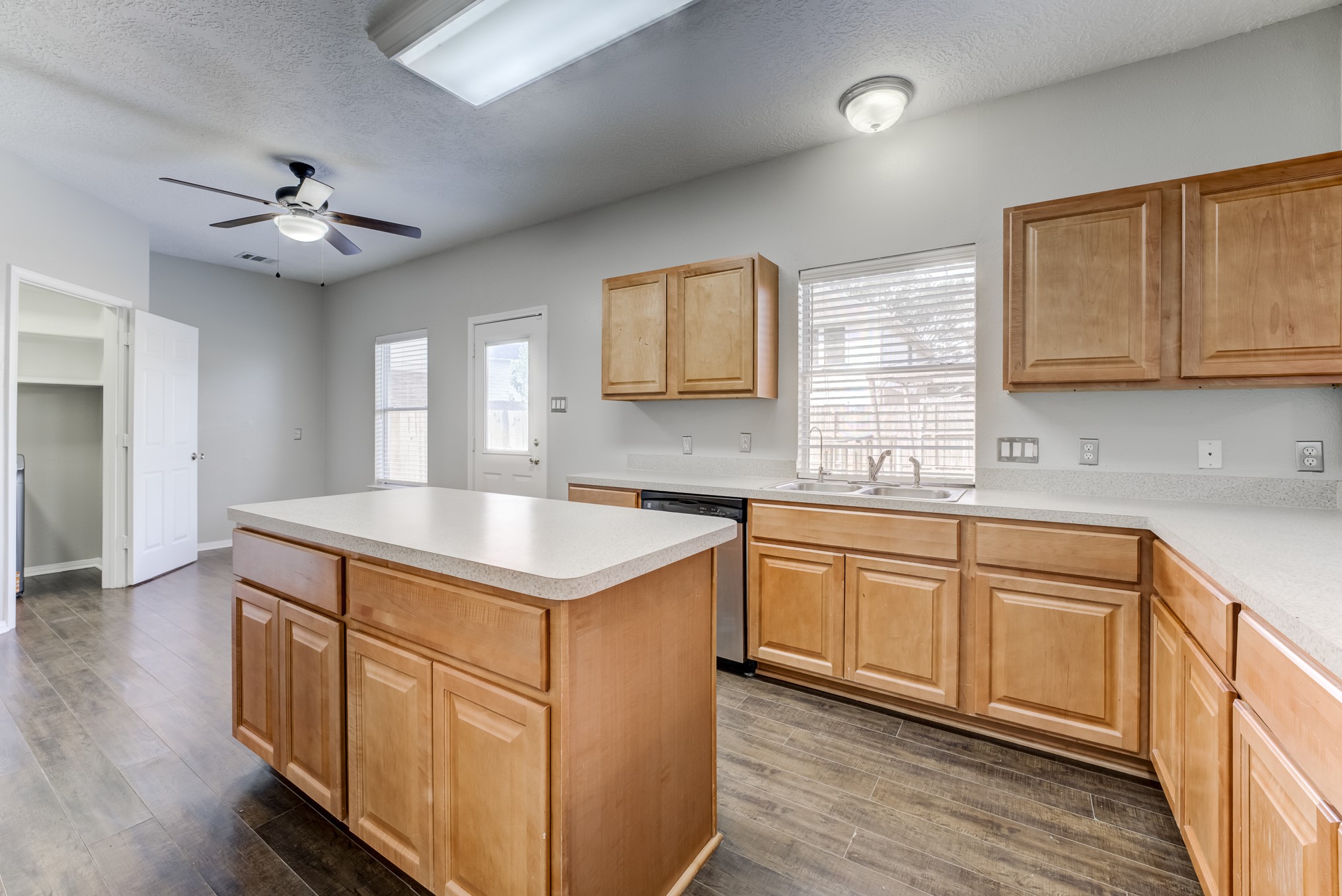 12415 Silversmine Drive Property Photo 10