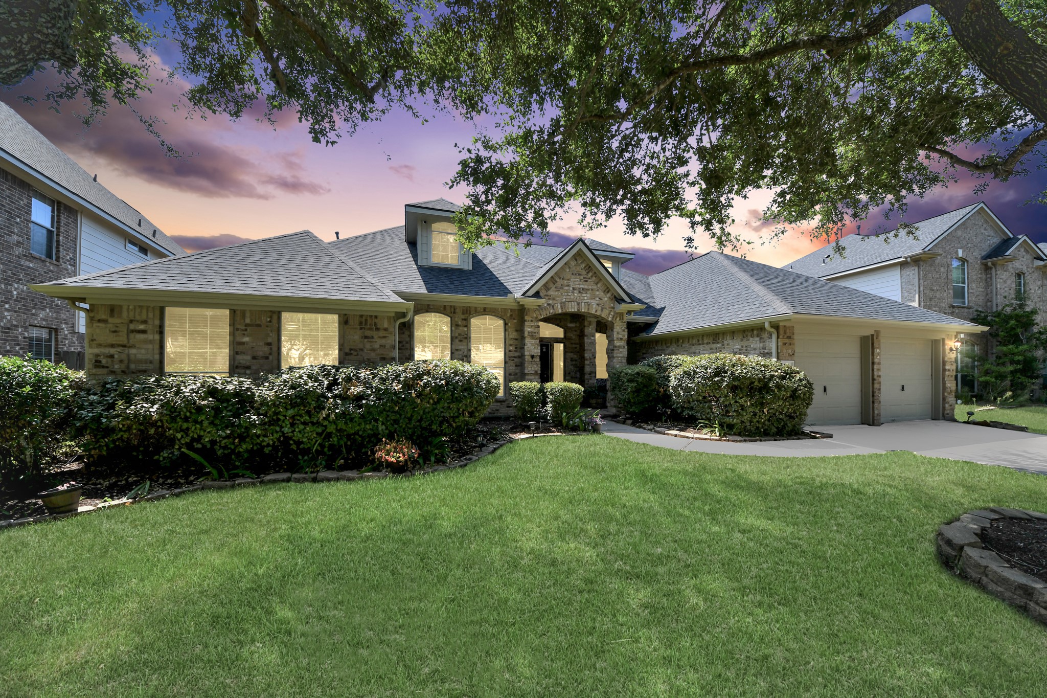 414 Willow Pointe Drive Property Photo 1