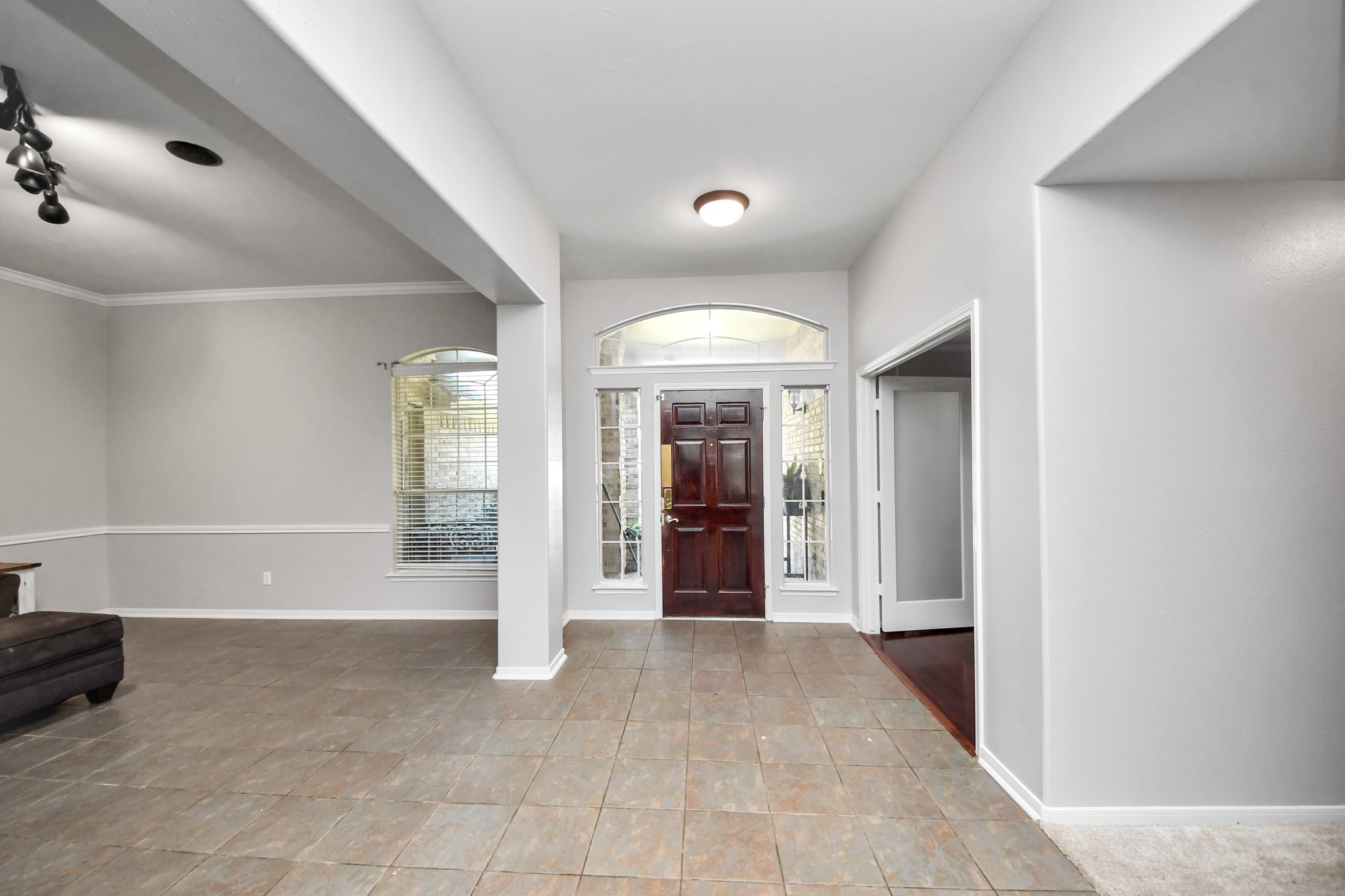 414 Willow Pointe Drive Property Photo 4