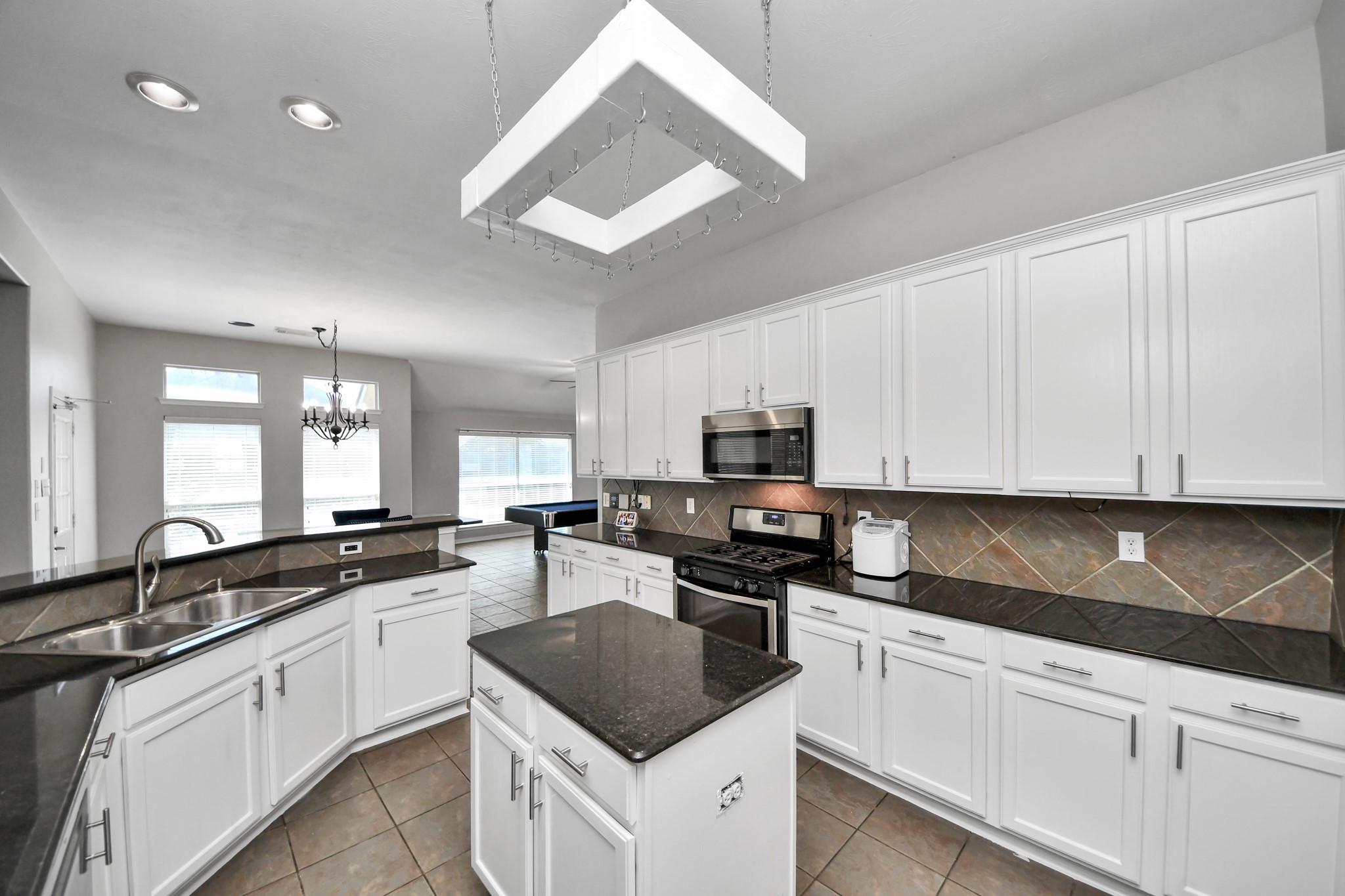 414 Willow Pointe Drive Property Photo 5