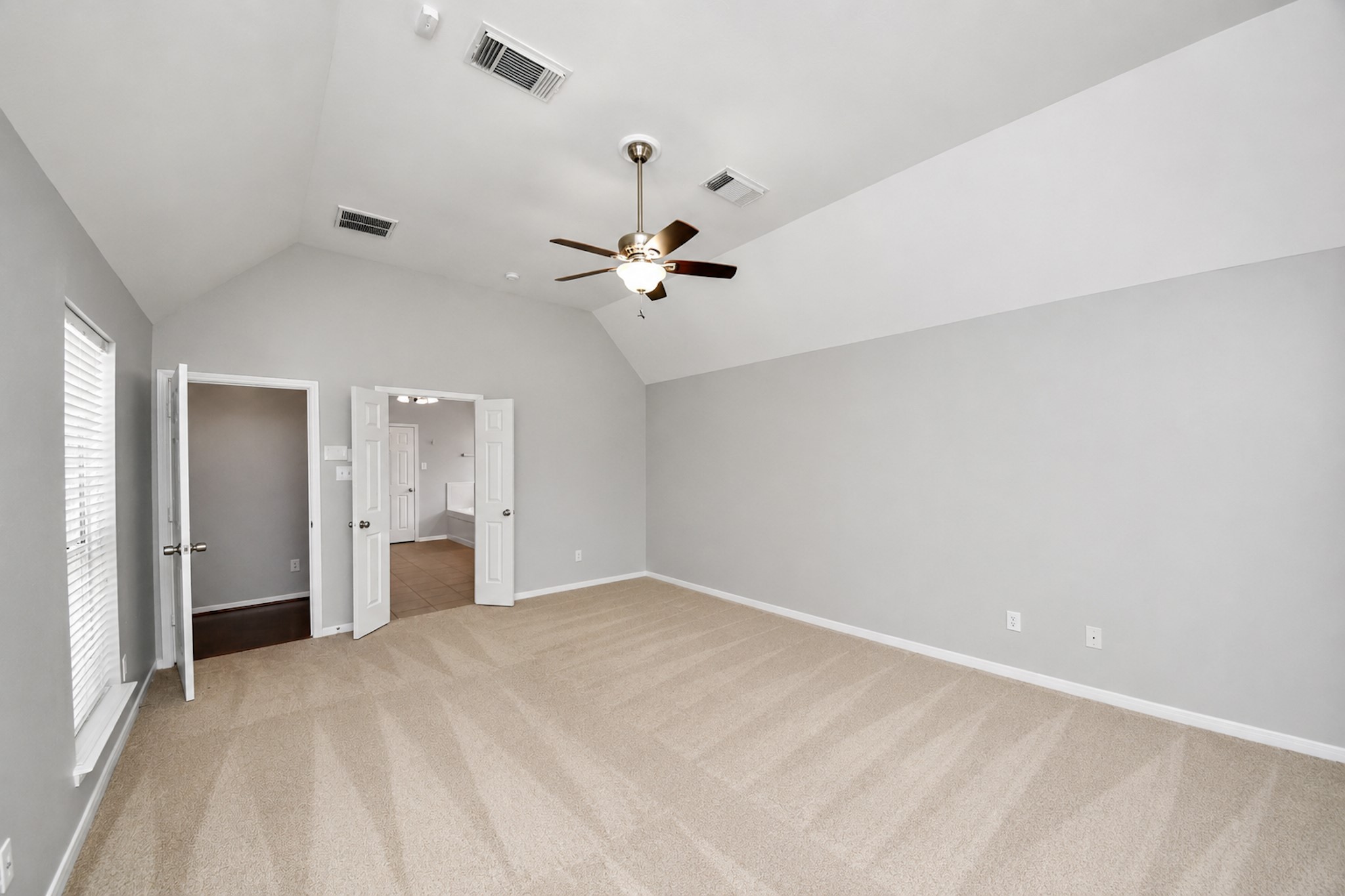 414 Willow Pointe Drive Property Photo 10