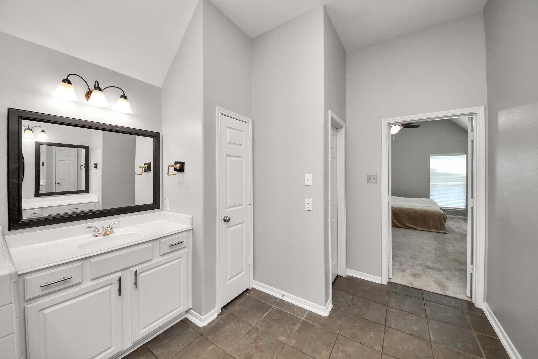 414 Willow Pointe Drive Property Photo 11