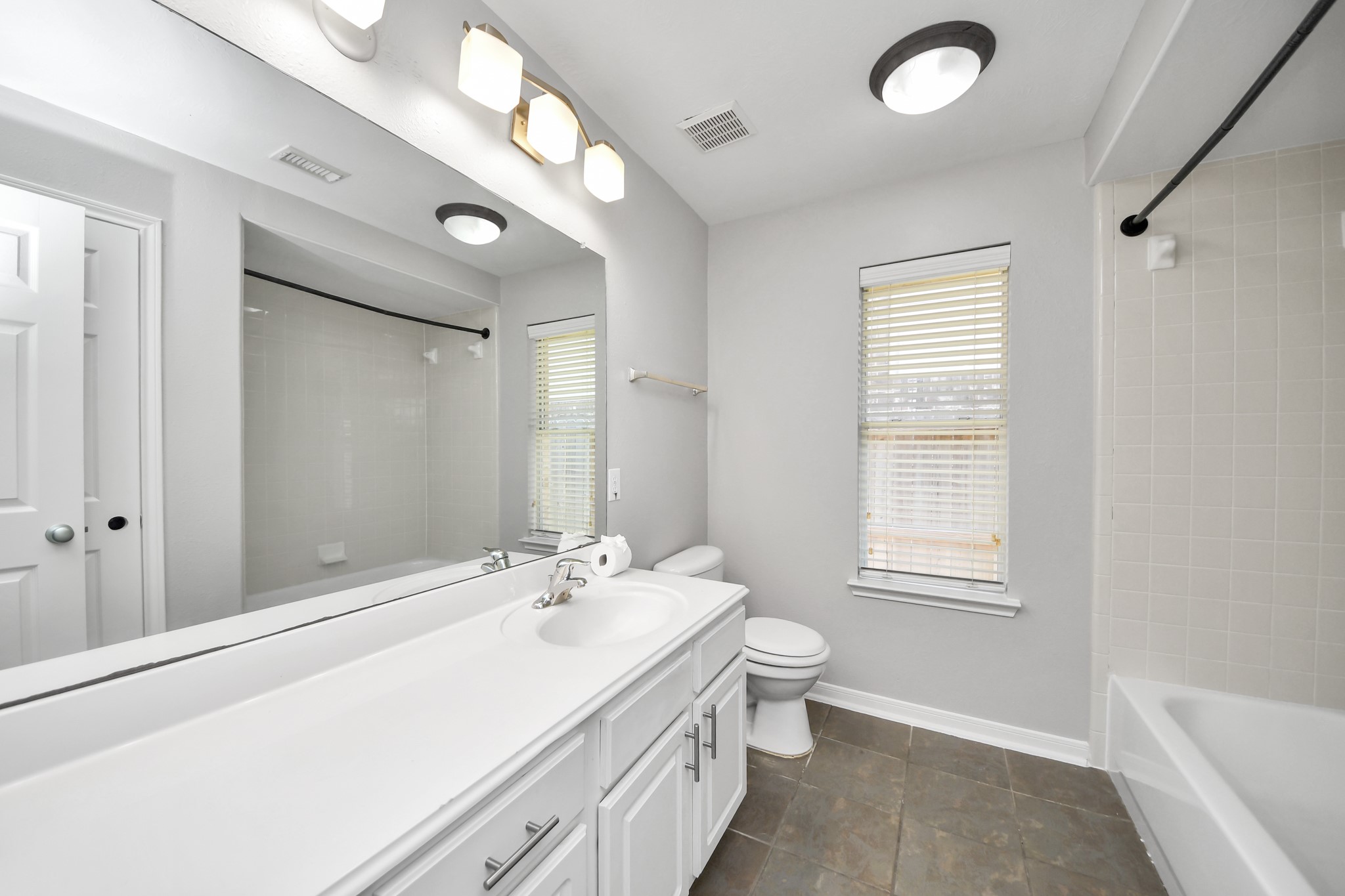 414 Willow Pointe Drive Property Photo 32