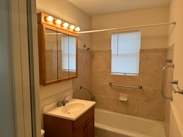 230 Laurel Street Property Photo 8