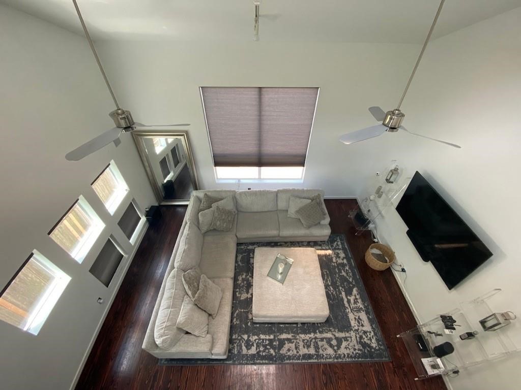 3002 Commerce Street Property Photo 1