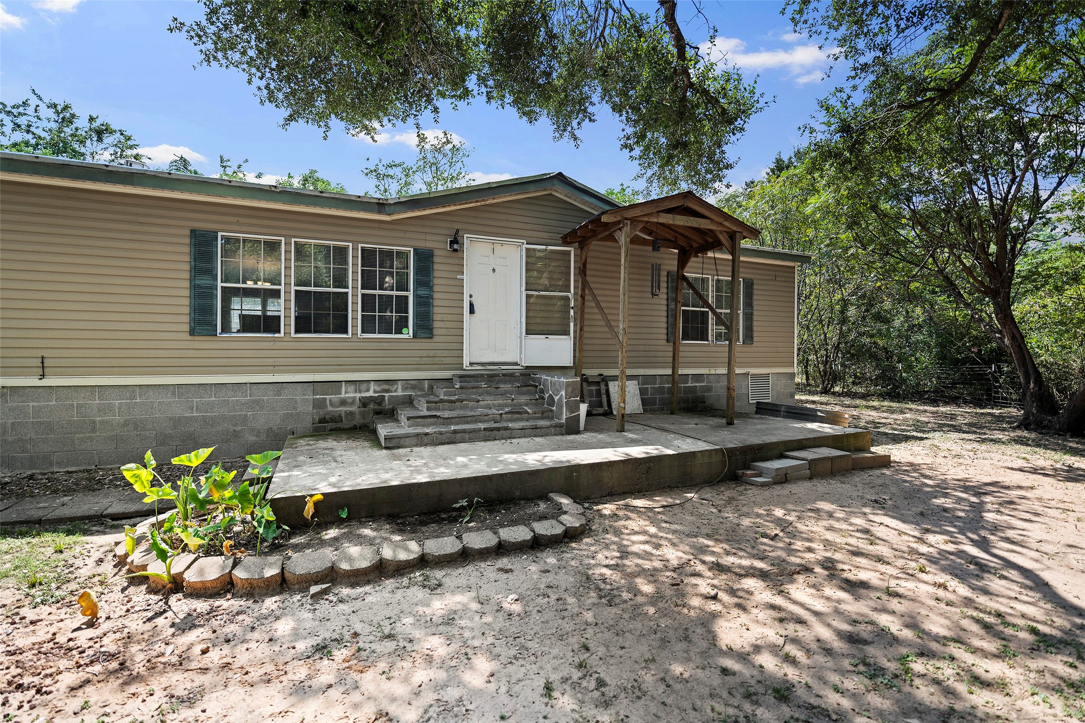15411 Treichel Road Property Photo 1