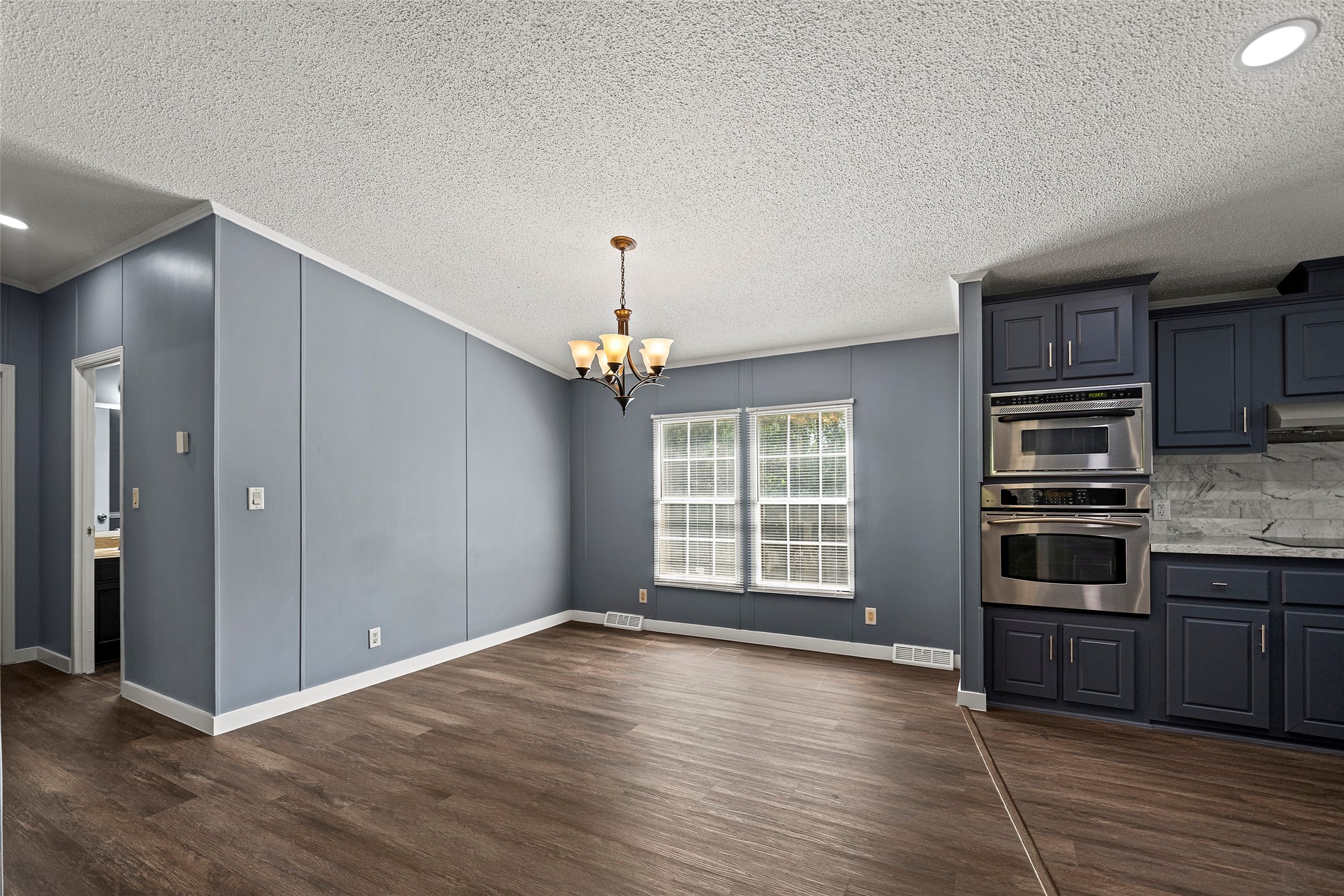 15411 Treichel Road Property Photo 7