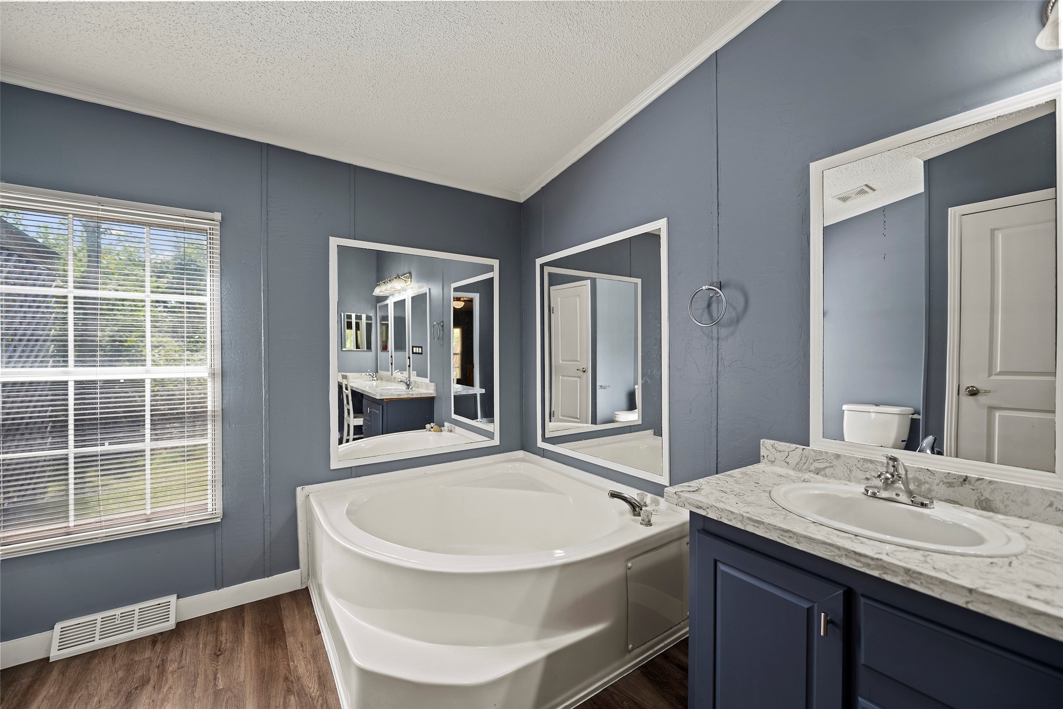15411 Treichel Road Property Photo 14