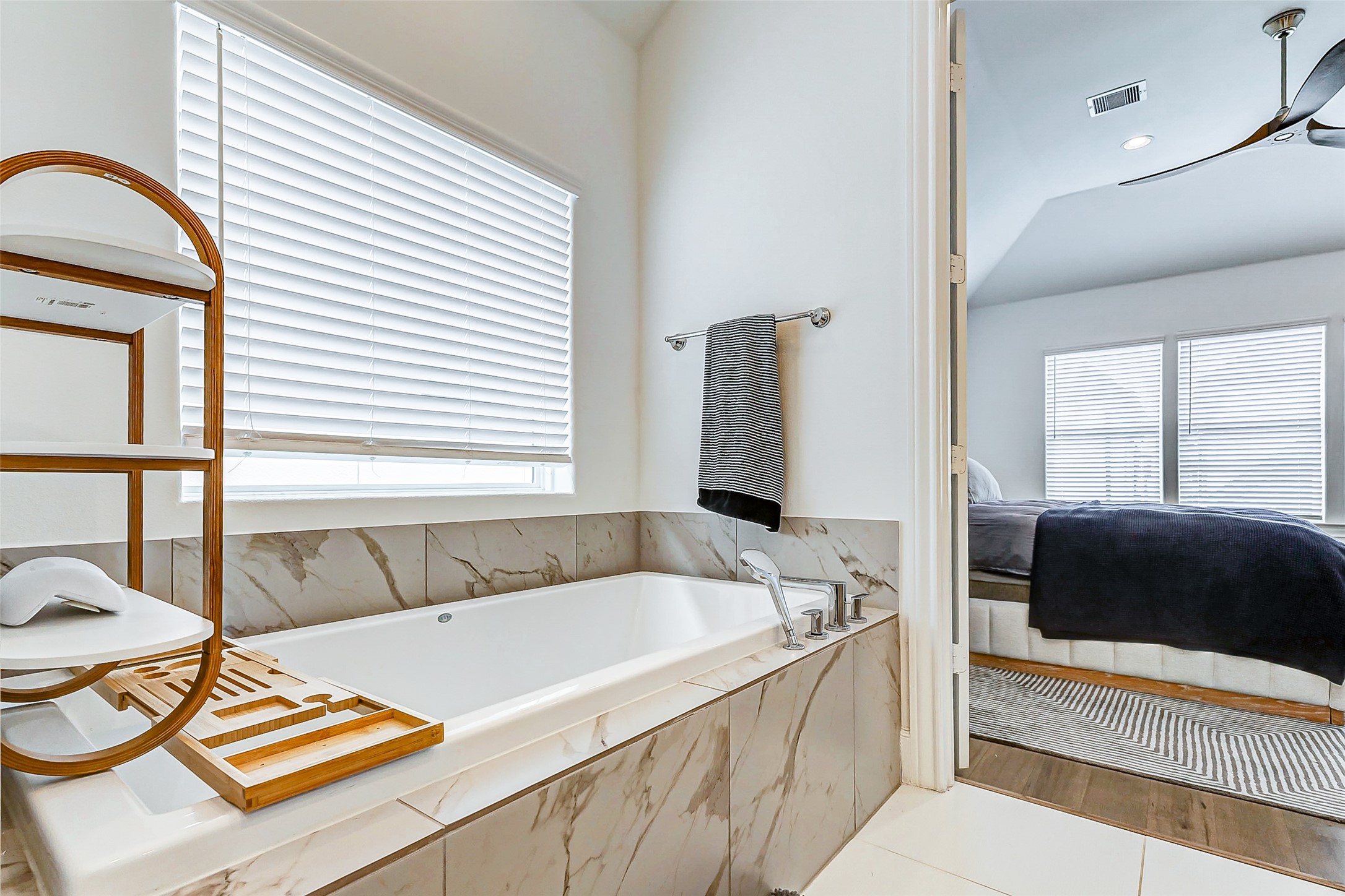 2722 Dolce Oaks Drive Property Photo 5