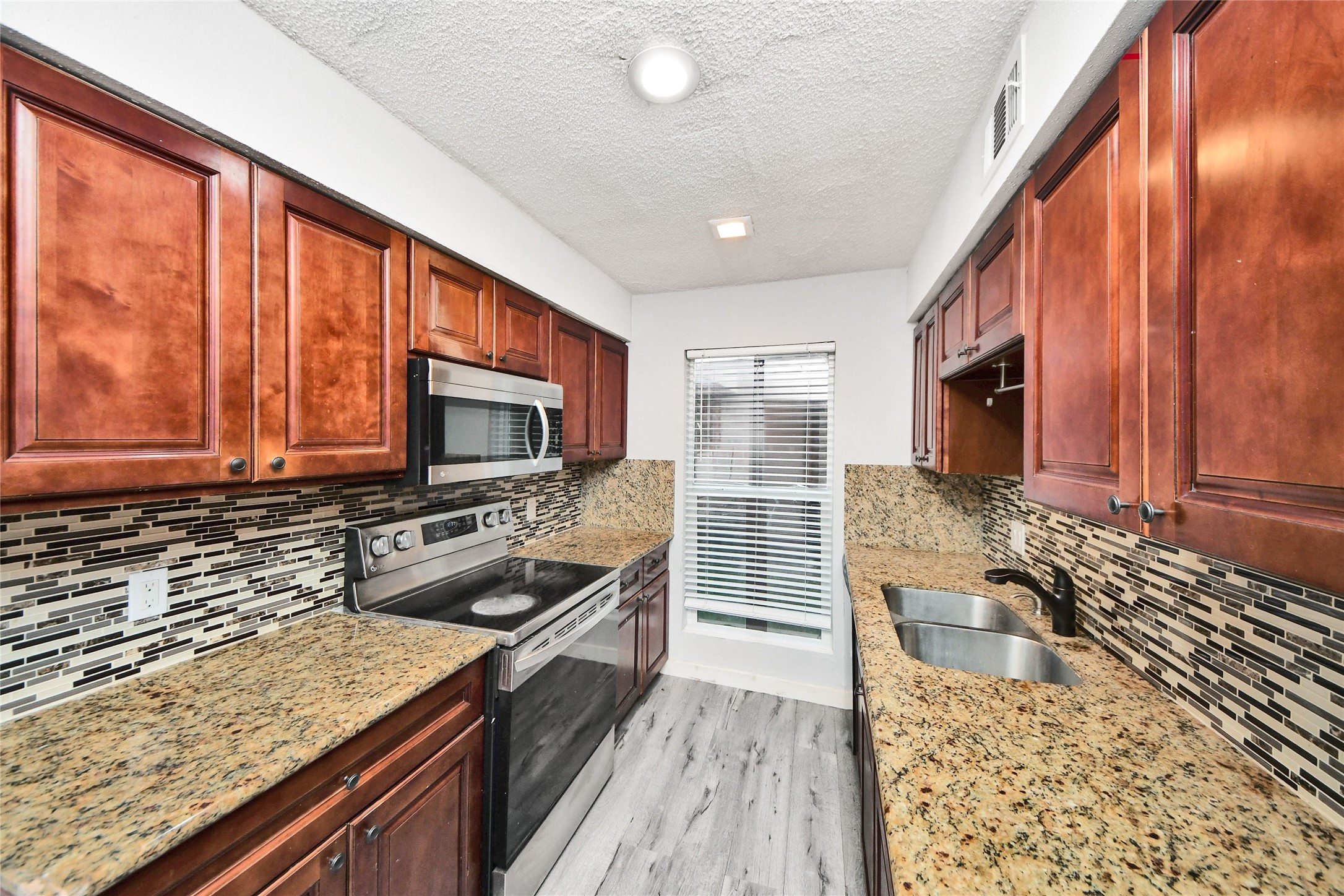 13114 Ensley Wood Drive Property Photo 10