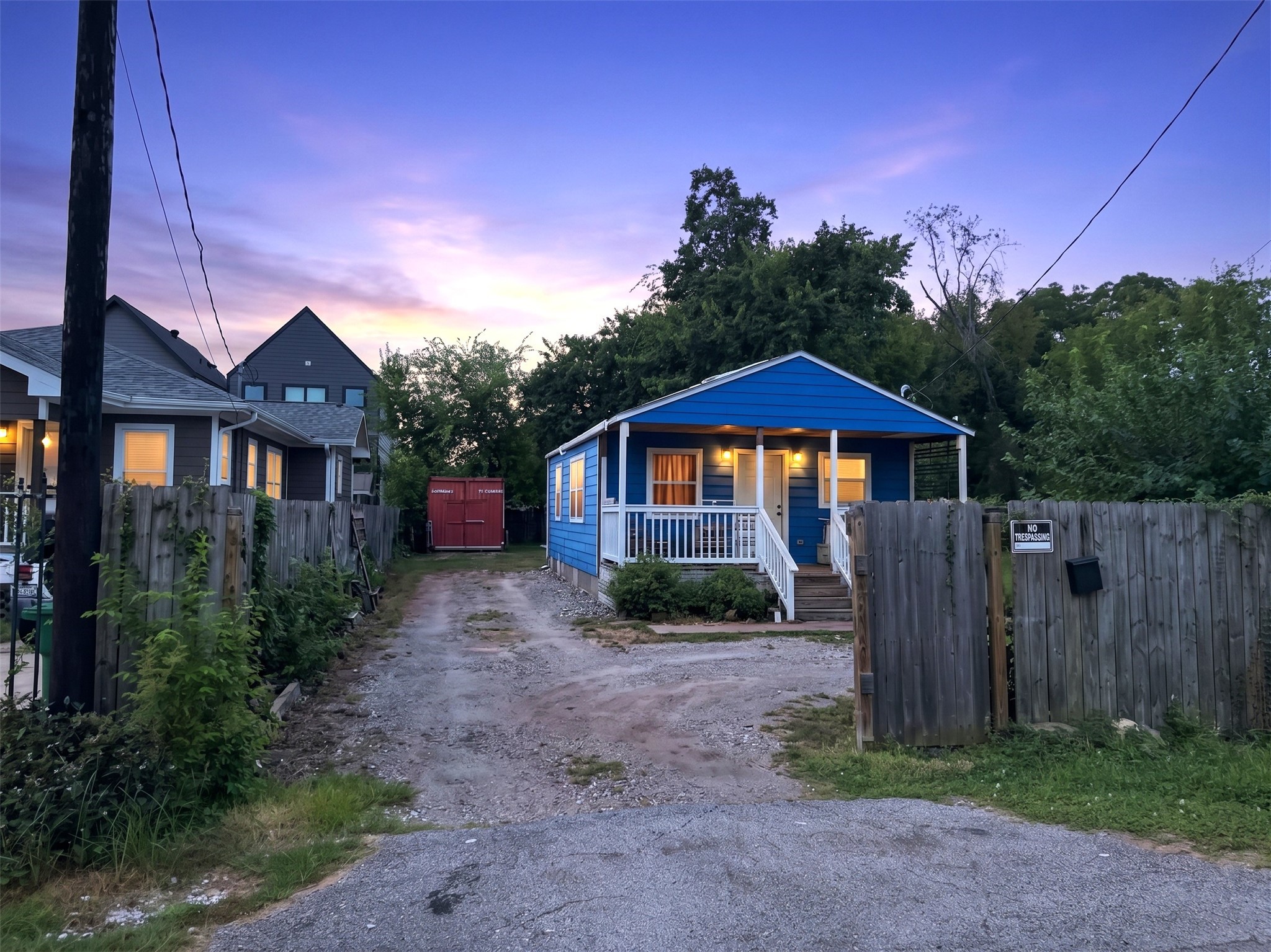 818 E 40th Street Property Photo 1