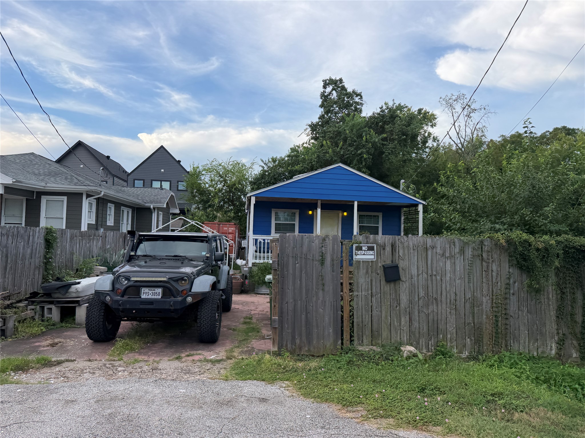 818 E 40th Street Property Photo 5