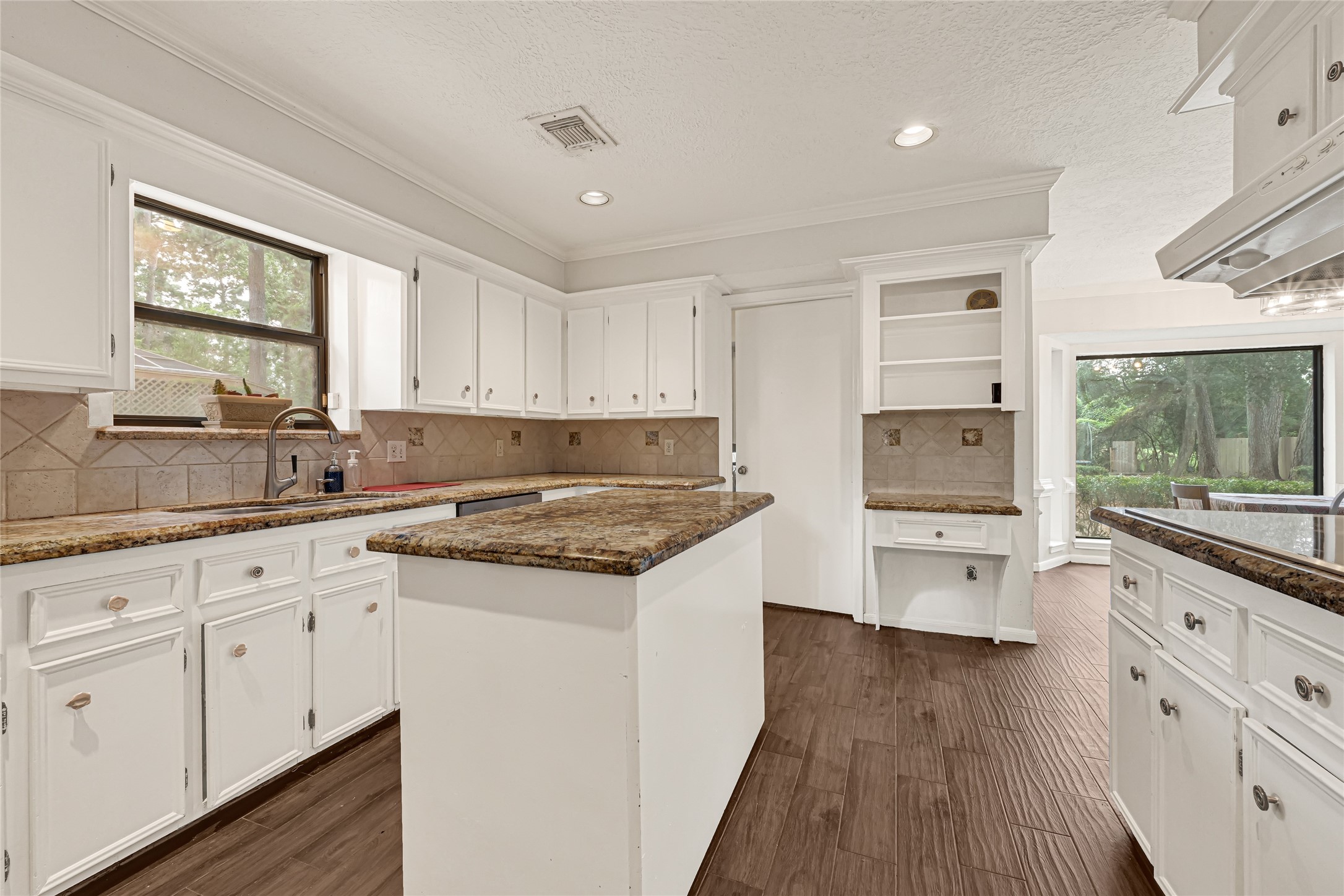 17612 Fairway Oaks Drive Property Photo 13