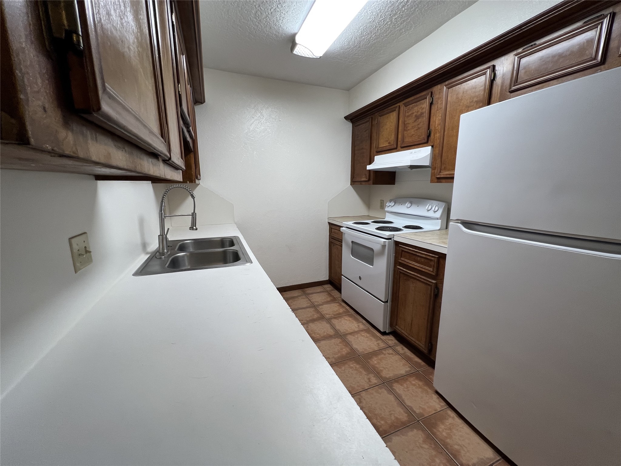 3008 Manor Lane B Property Photo 2
